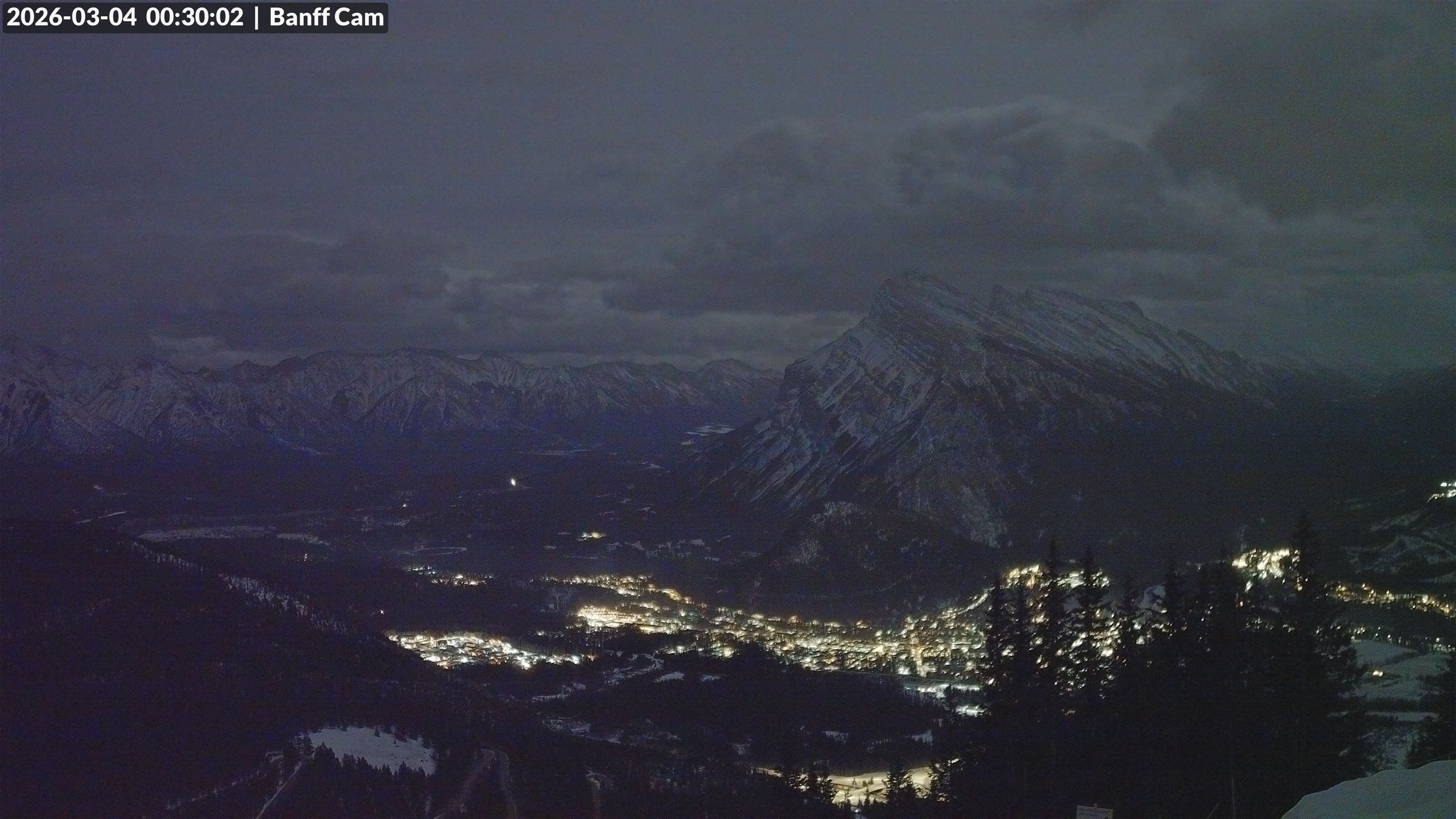 Archived image Webcam Banff Norquay: Cliff House