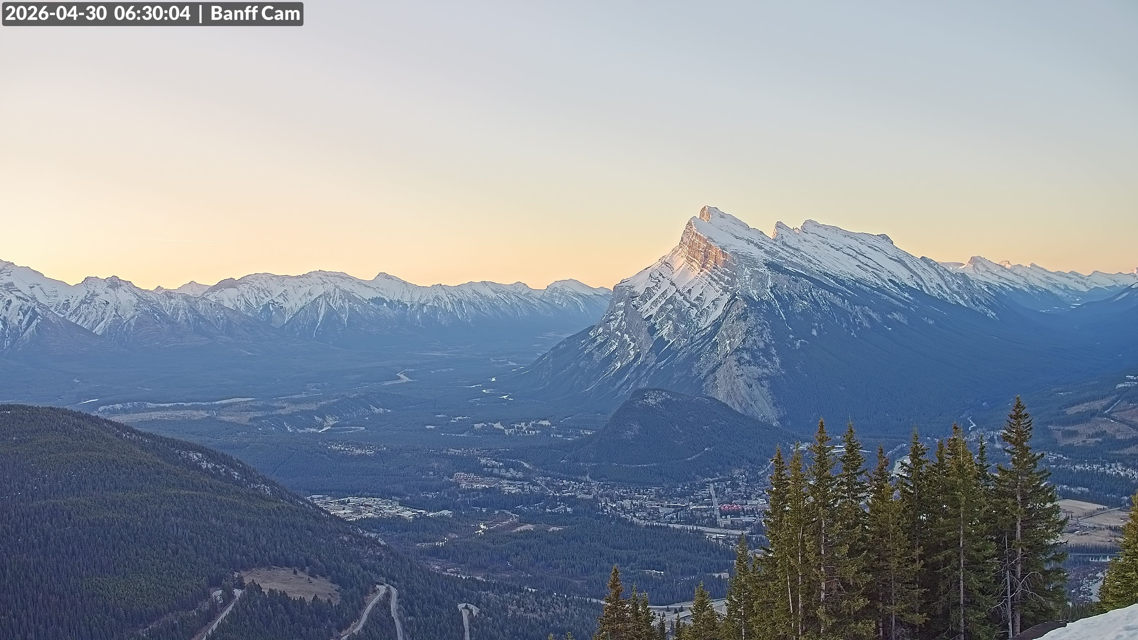 Archived image Webcam Banff Norquay: Cliff House