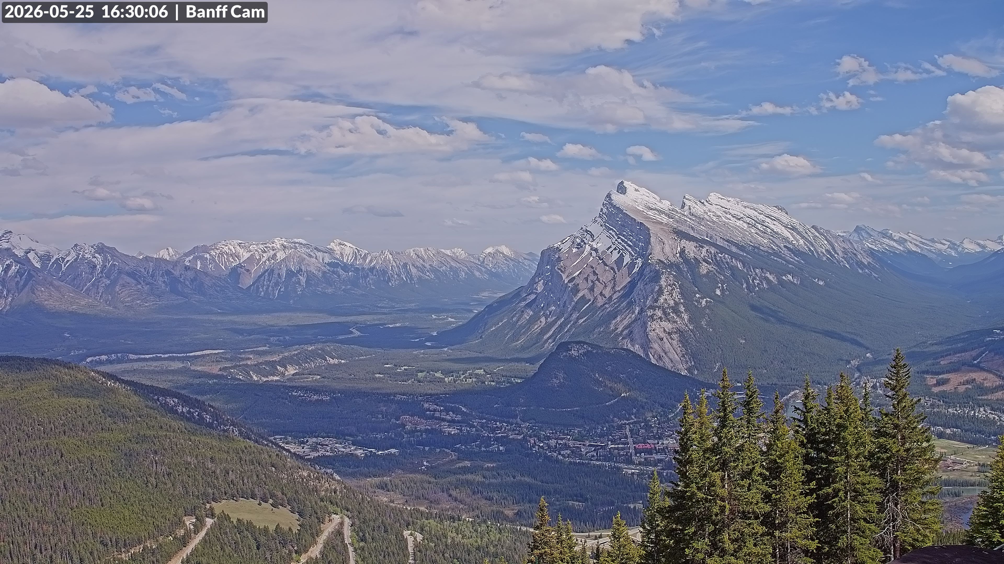 Archived image Webcam Banff Norquay: Cliff House