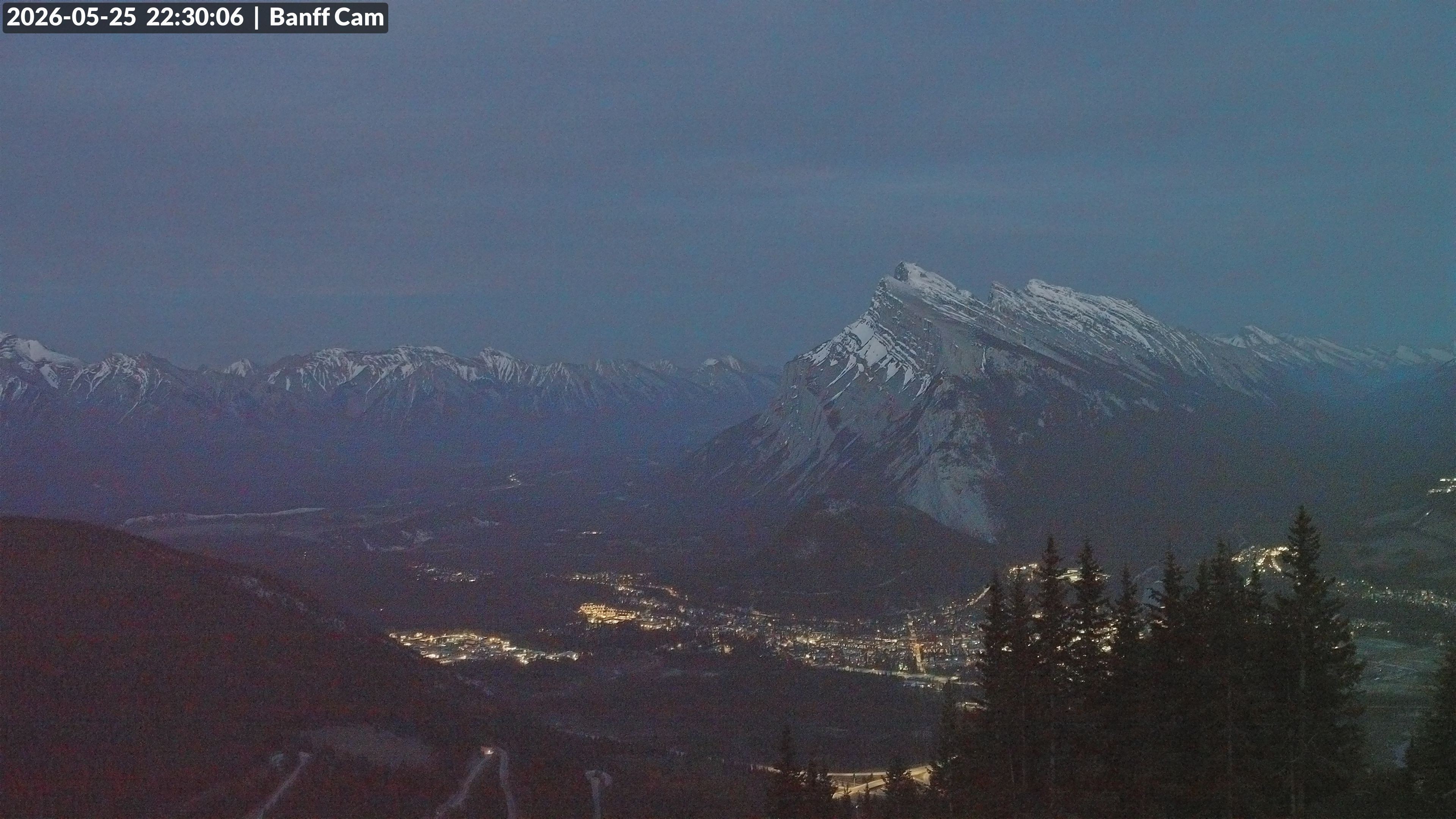 Archived image Webcam Banff Norquay: Cliff House