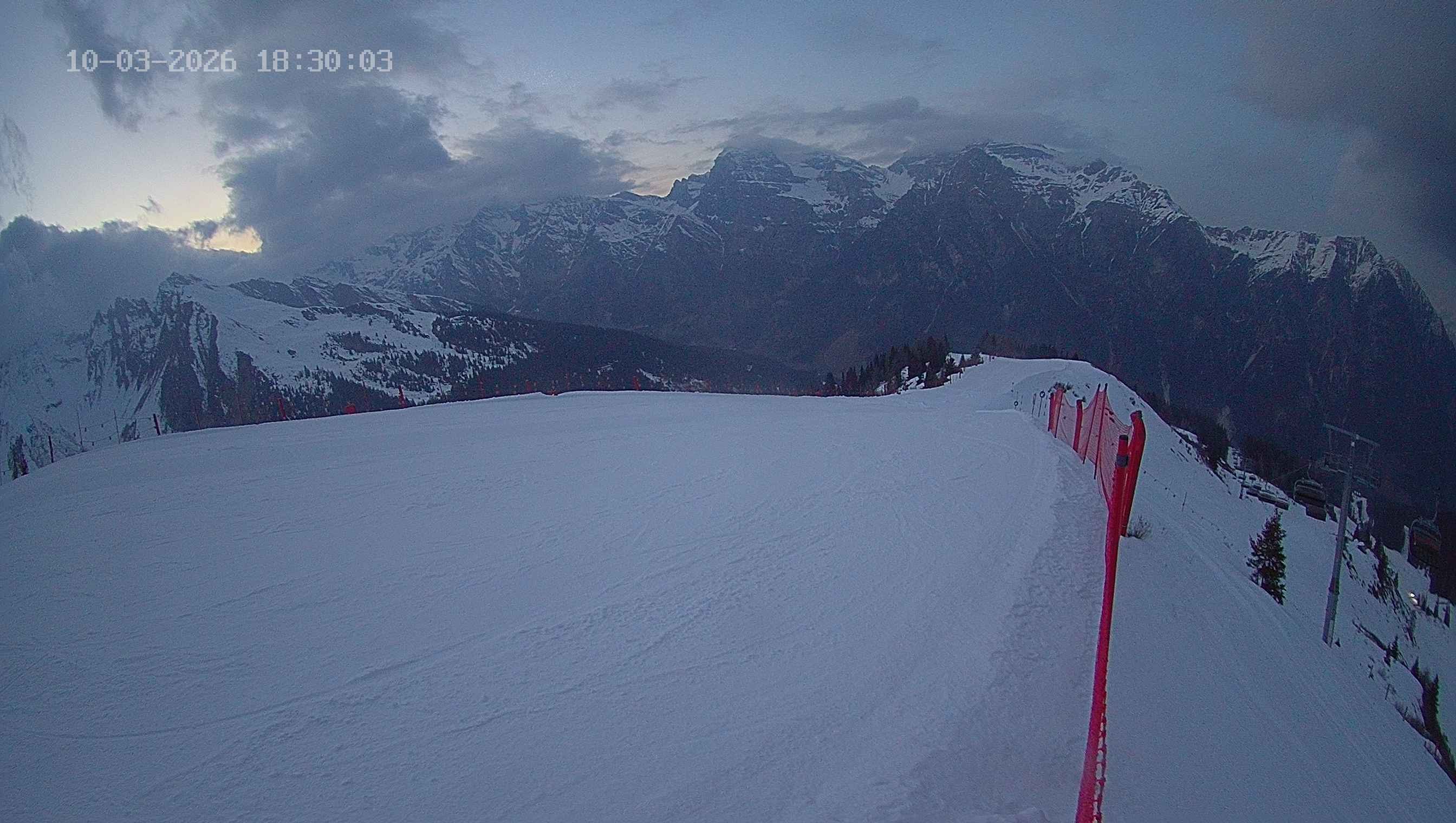 Archiv Foto Webcam Ladurns: Blick von der Bergstation Wastenegg