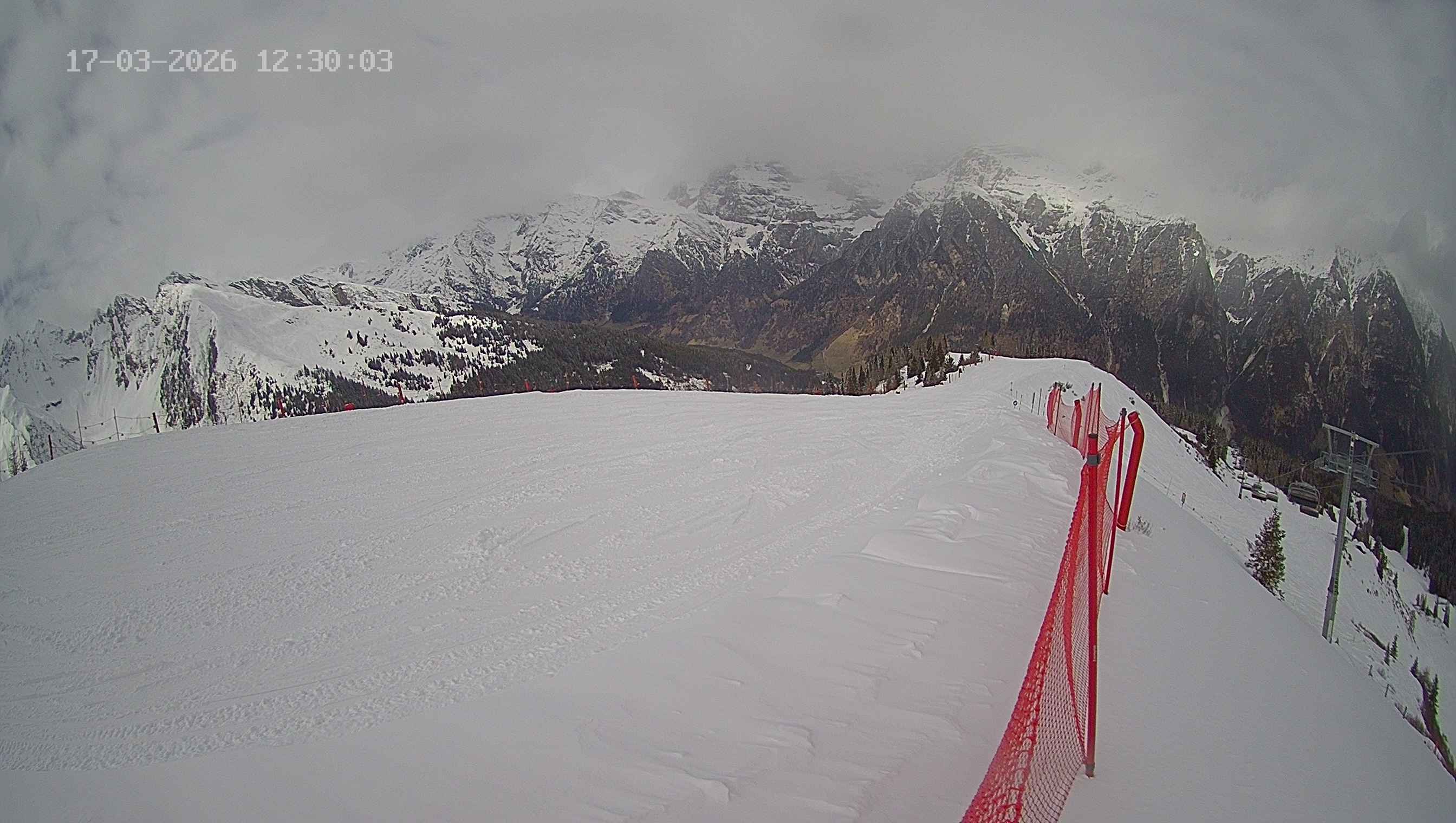 Archiv Foto Webcam Ladurns: Blick von der Bergstation Wastenegg