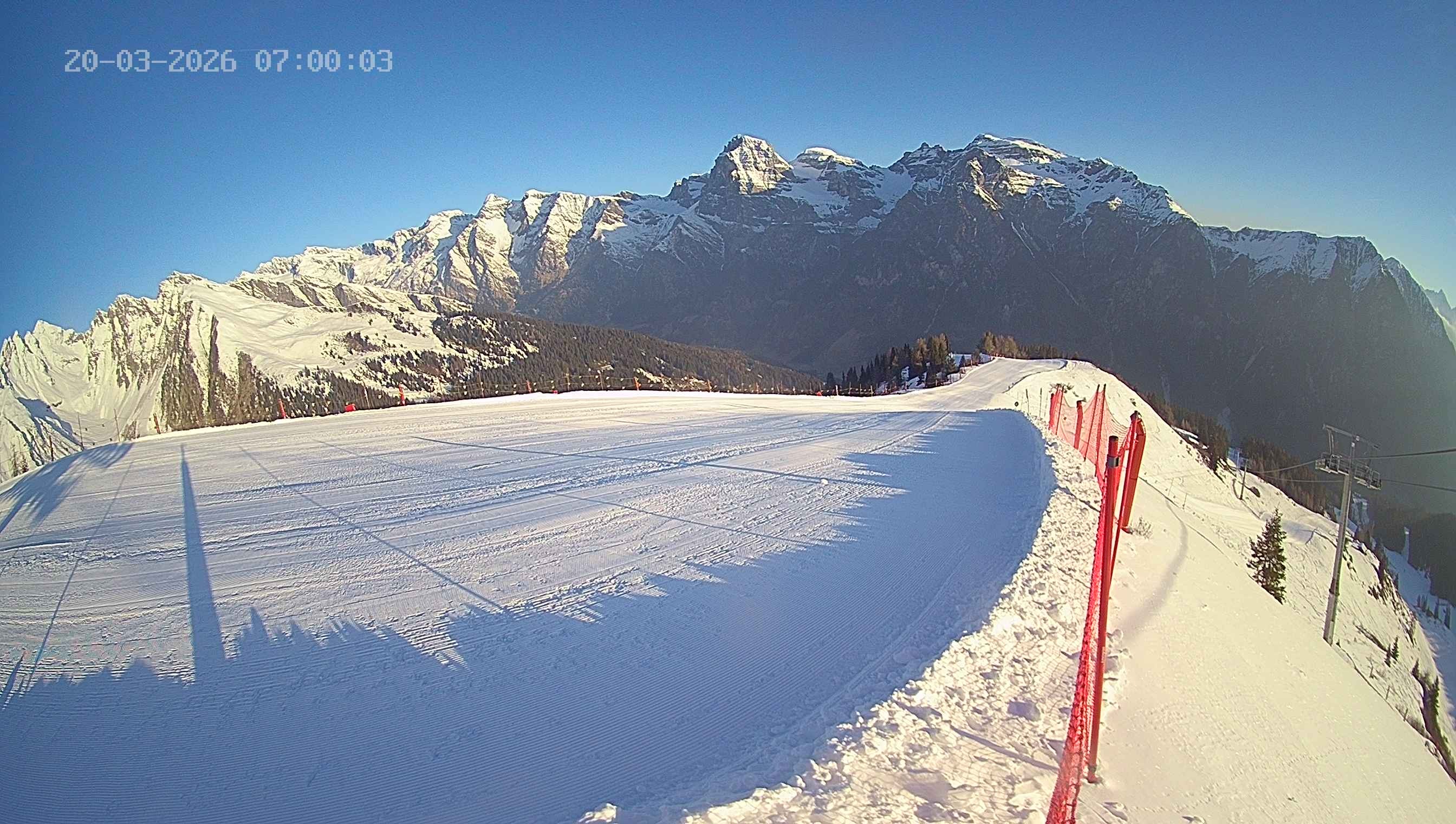 Archiv Foto Webcam Ladurns: Blick von der Bergstation Wastenegg