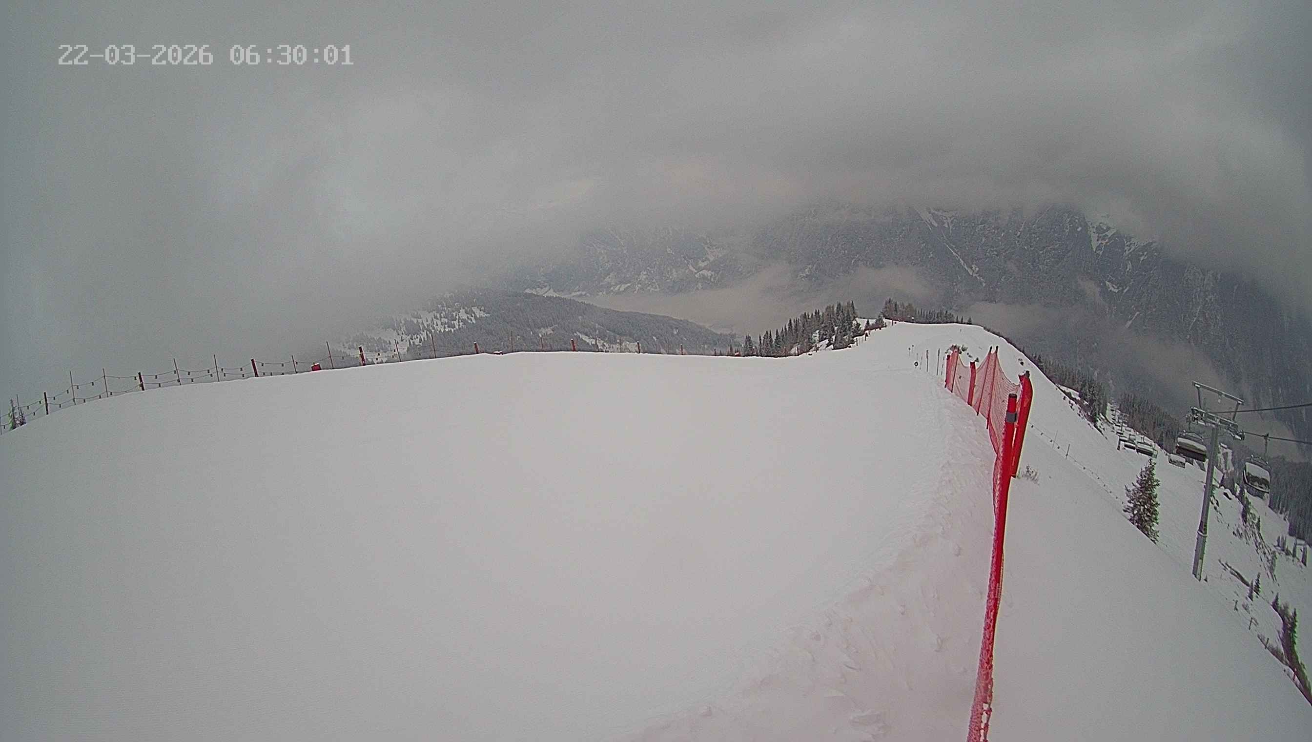 Archiv Foto Webcam Ladurns: Blick von der Bergstation Wastenegg