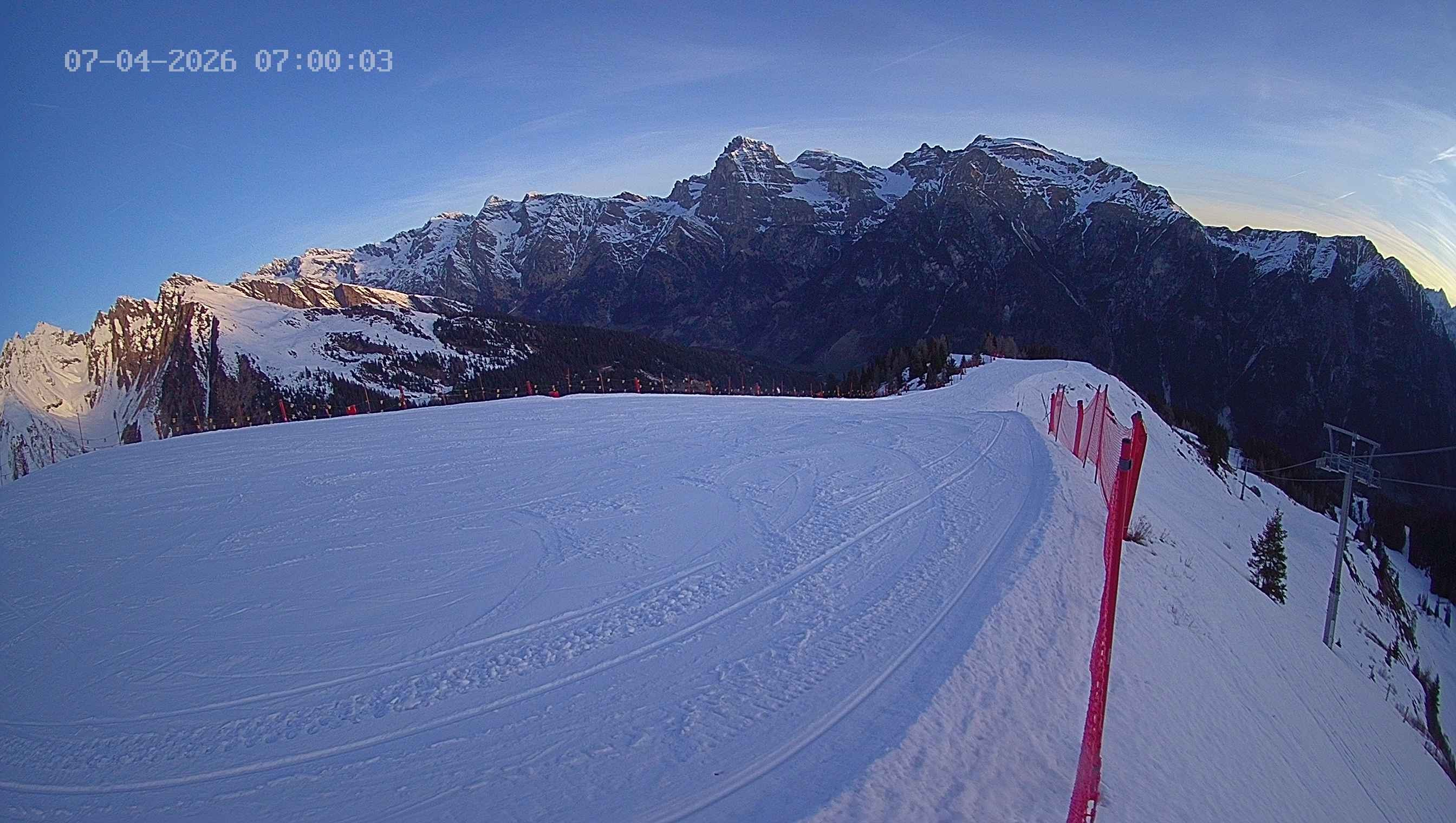 Archiv Foto Webcam Ladurns: Blick von der Bergstation Wastenegg