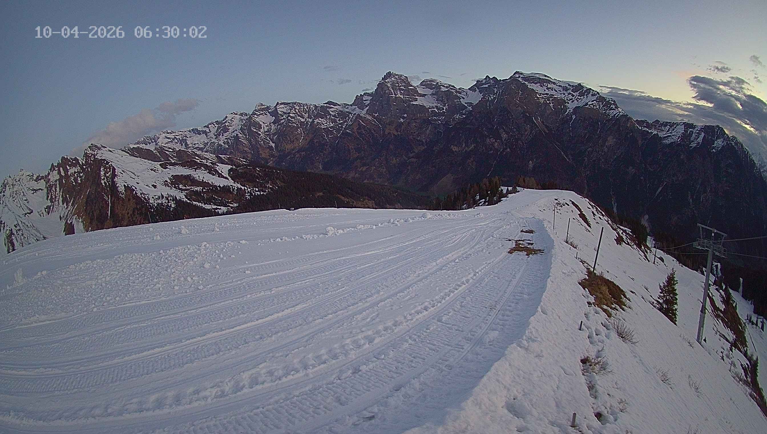 Archiv Foto Webcam Ladurns: Blick von der Bergstation Wastenegg