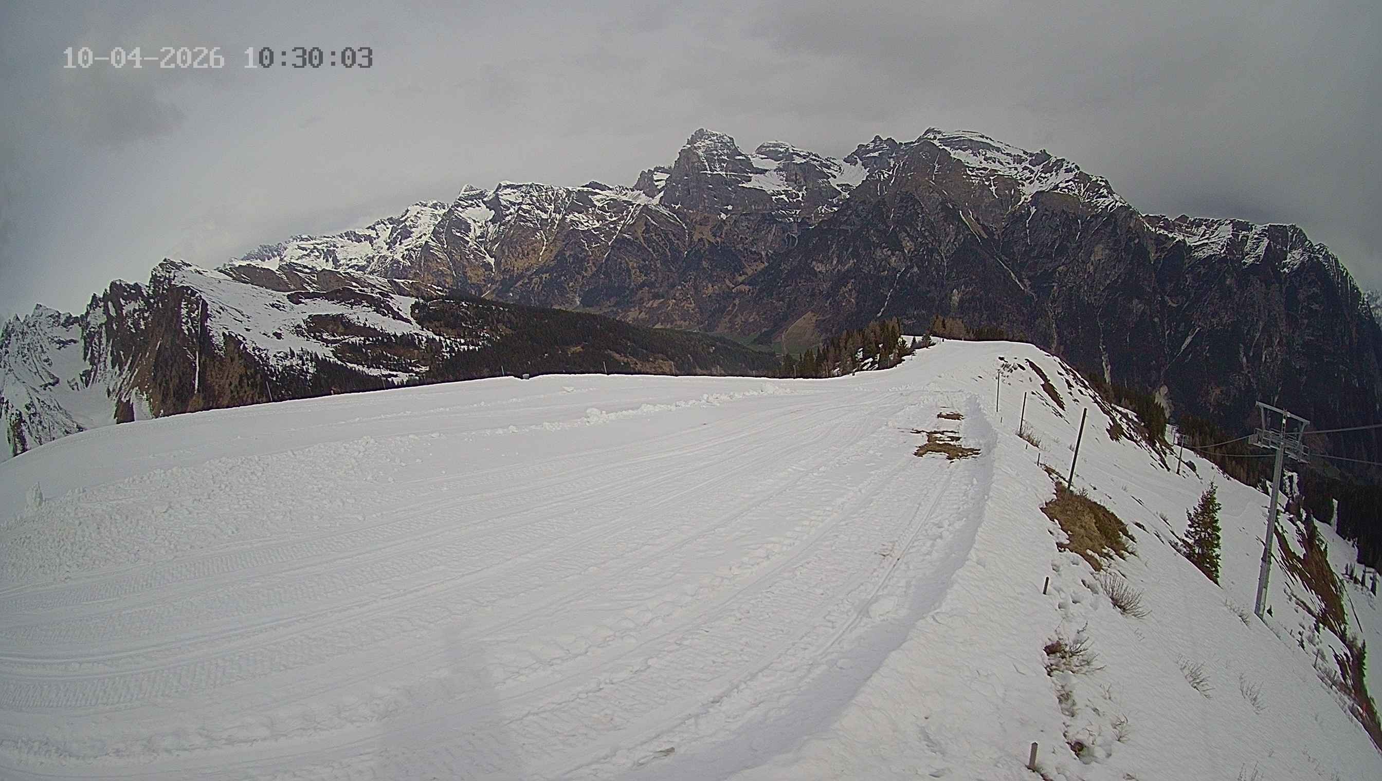 Archiv Foto Webcam Ladurns: Blick von der Bergstation Wastenegg