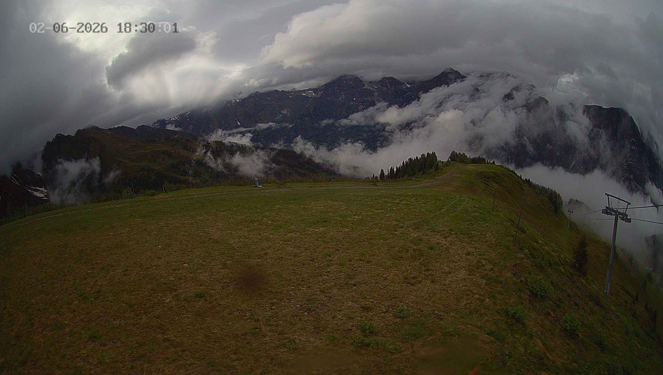 Archiv Foto Webcam Ladurns: Blick von der Bergstation Wastenegg