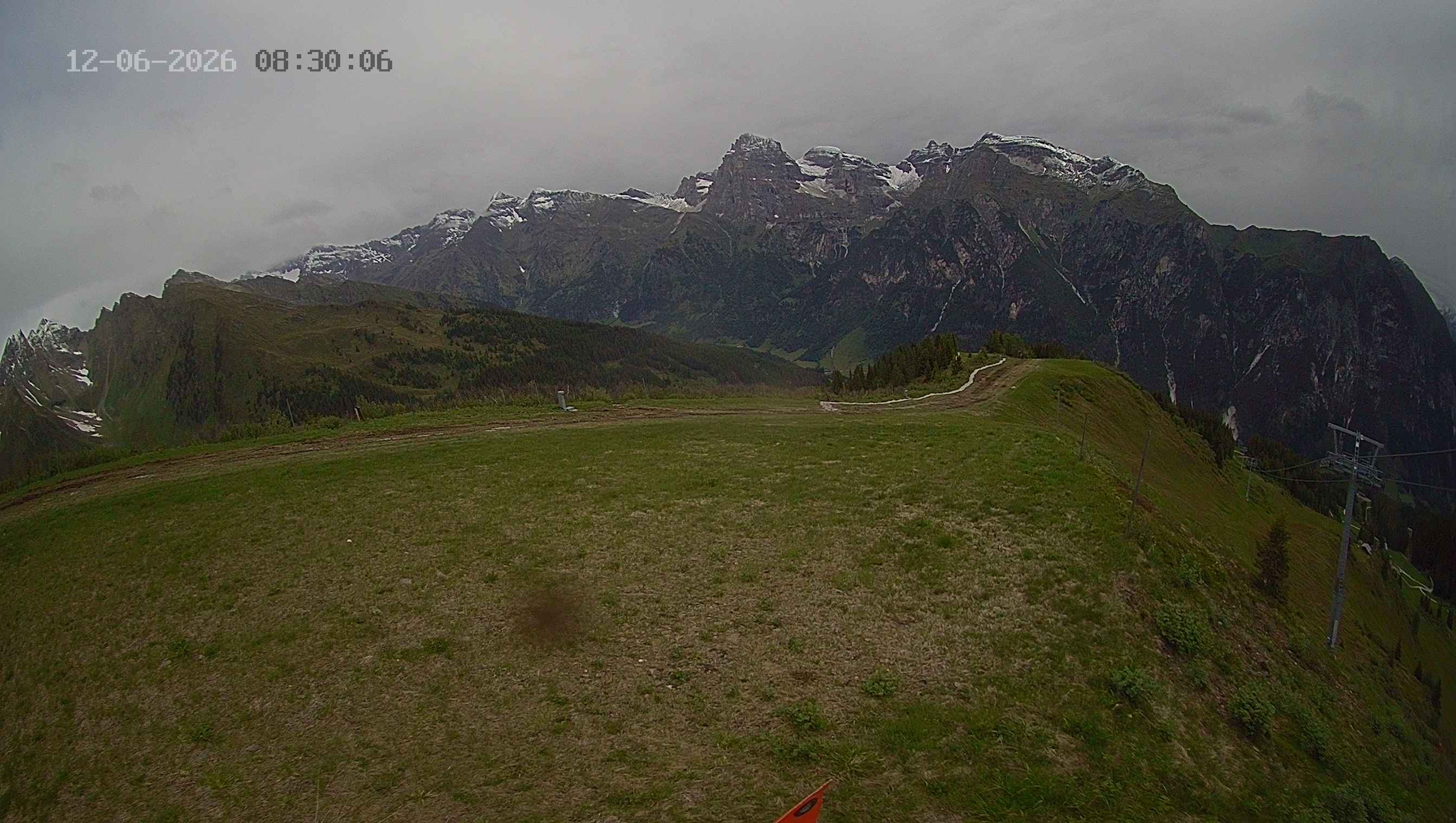 Archiv Foto Webcam Ladurns: Blick von der Bergstation Wastenegg