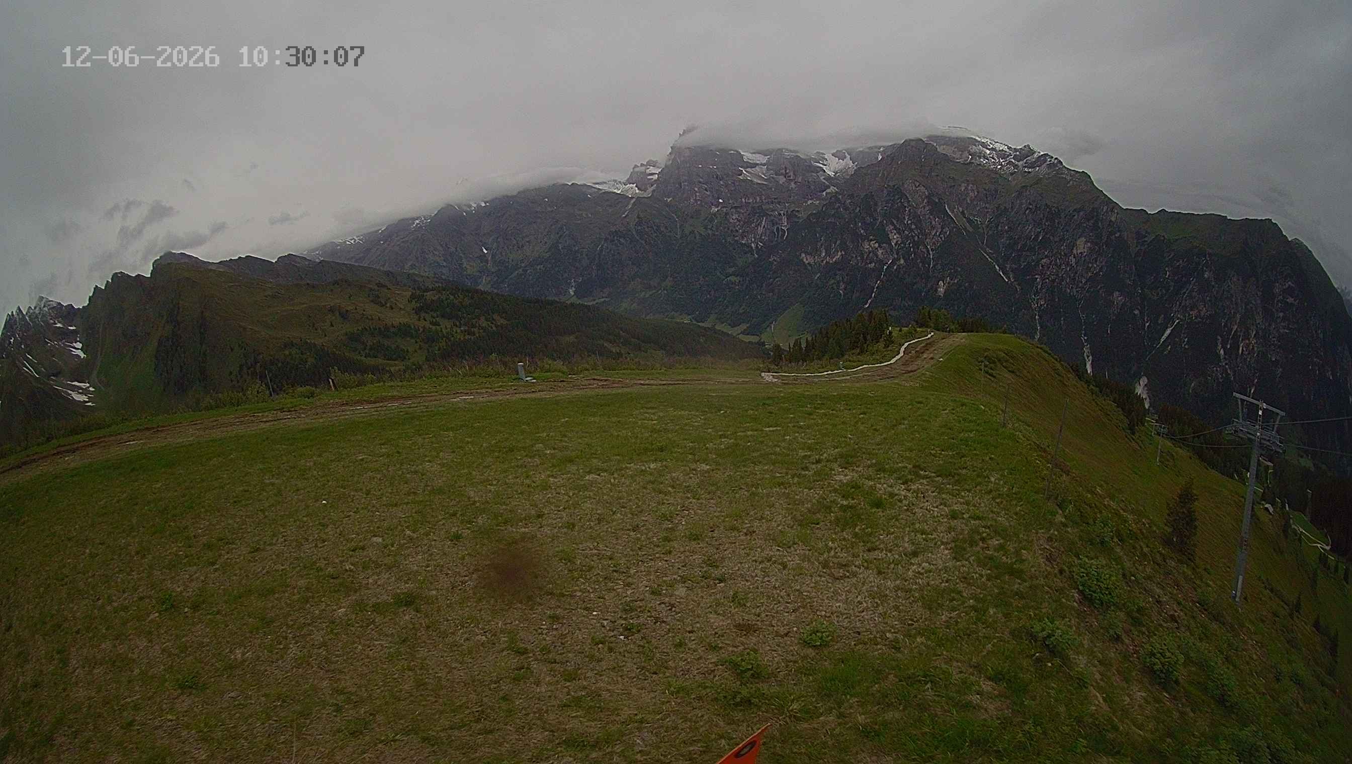 Archiv Foto Webcam Ladurns: Blick von der Bergstation Wastenegg