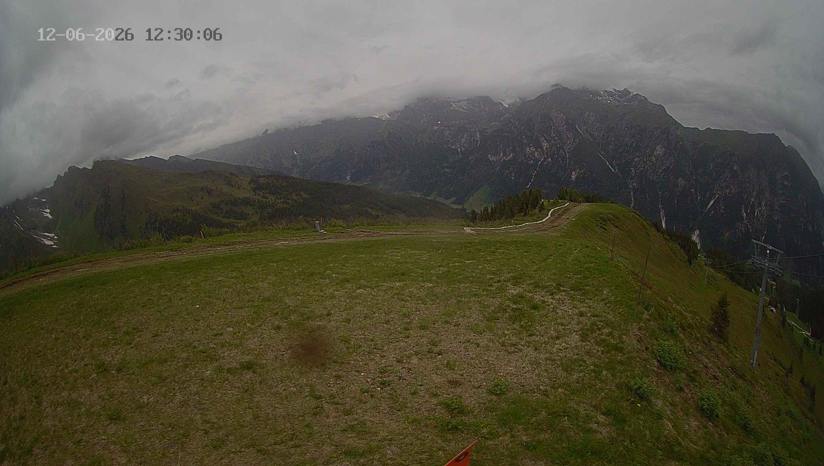 Archiv Foto Webcam Ladurns: Blick von der Bergstation Wastenegg