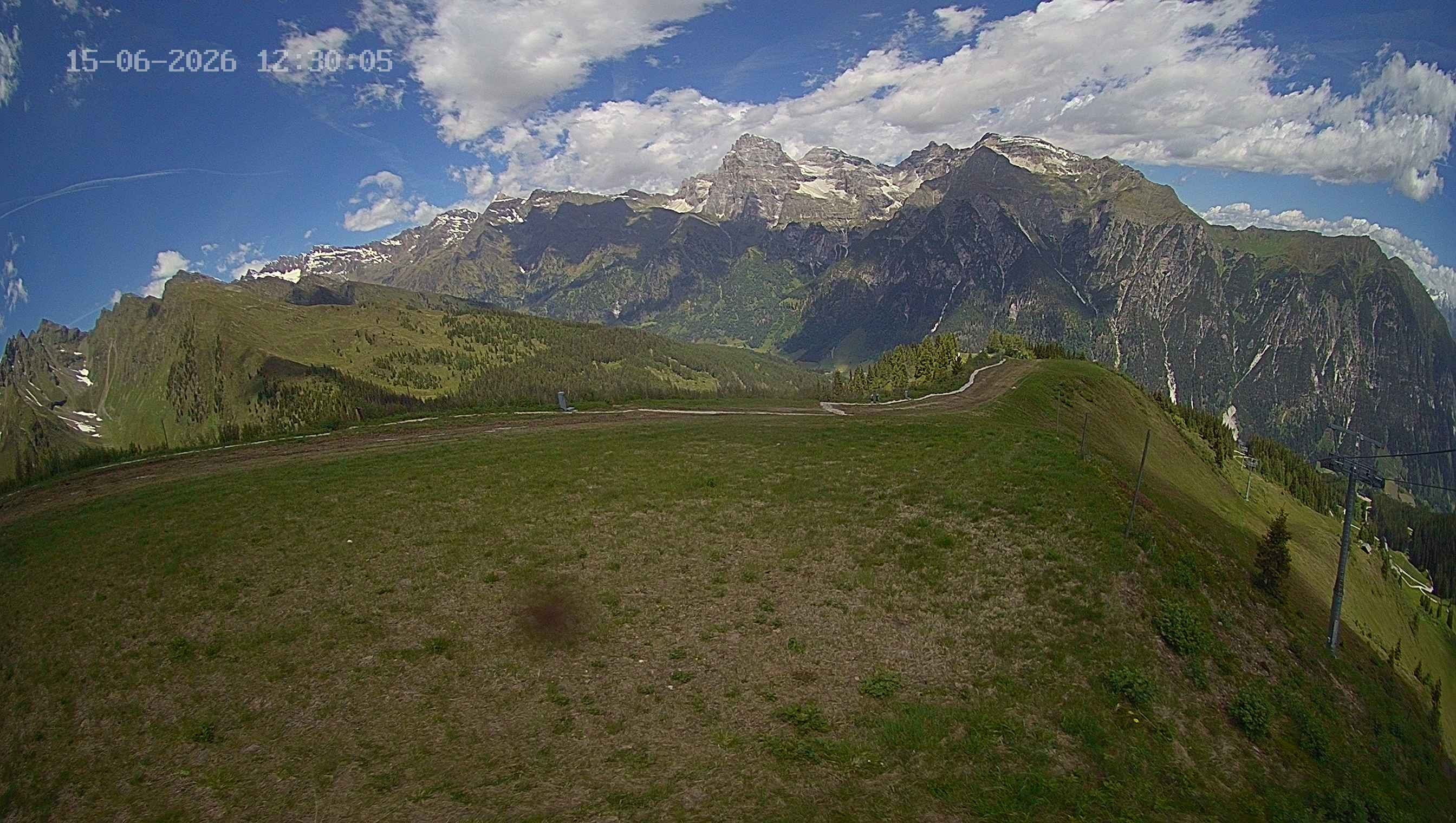 Archiv Foto Webcam Ladurns: Blick von der Bergstation Wastenegg