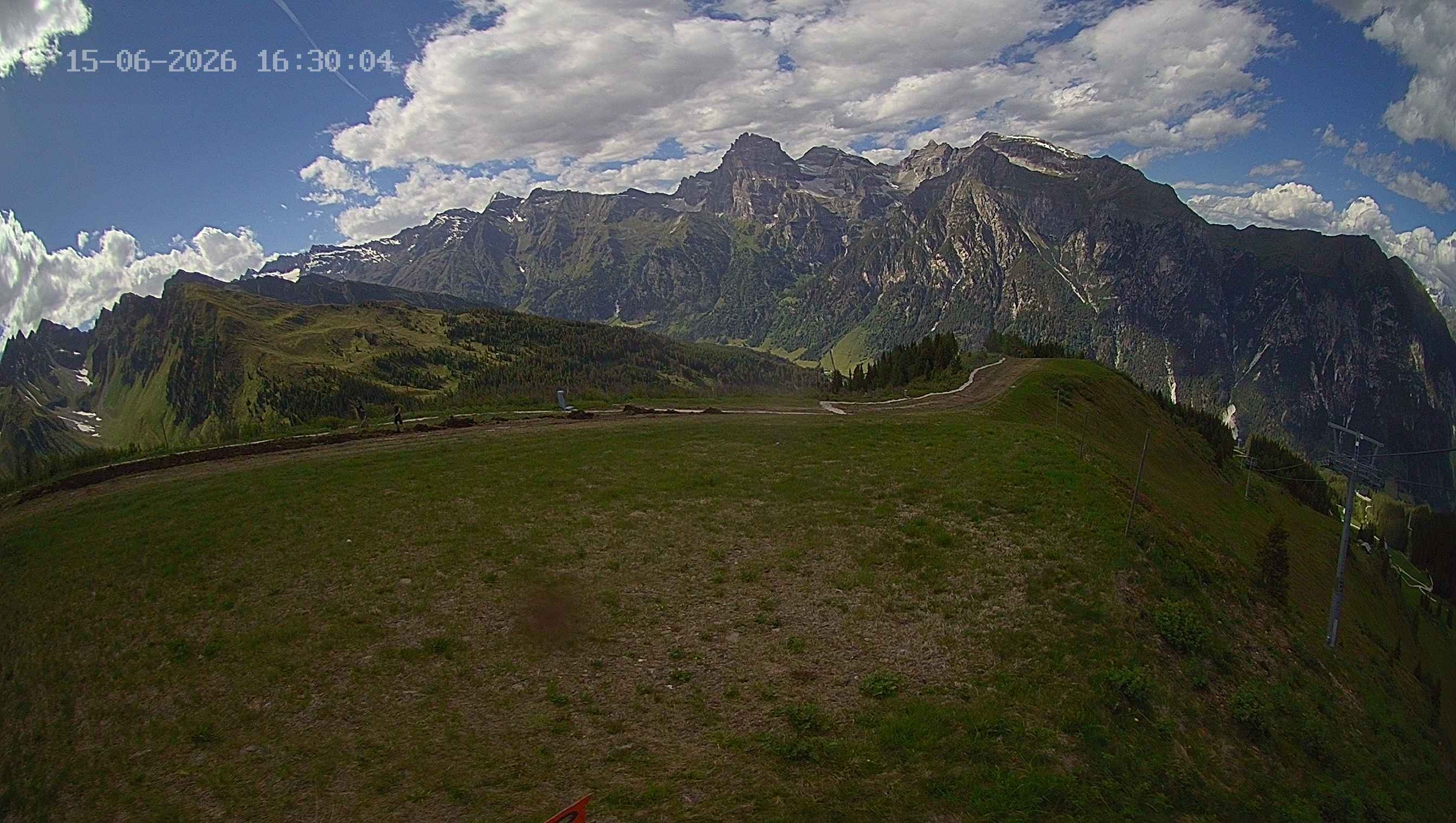 Archiv Foto Webcam Ladurns: Blick von der Bergstation Wastenegg