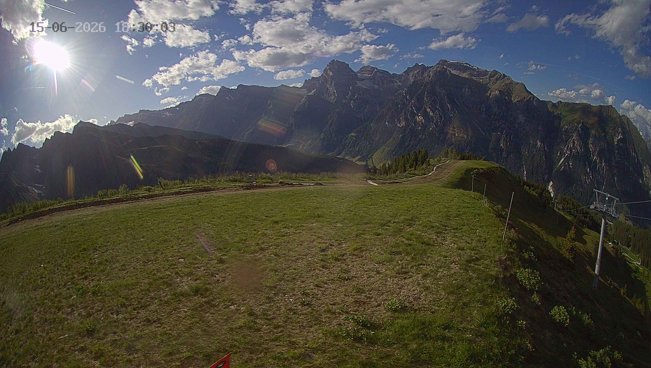 Archiv Foto Webcam Ladurns: Blick von der Bergstation Wastenegg