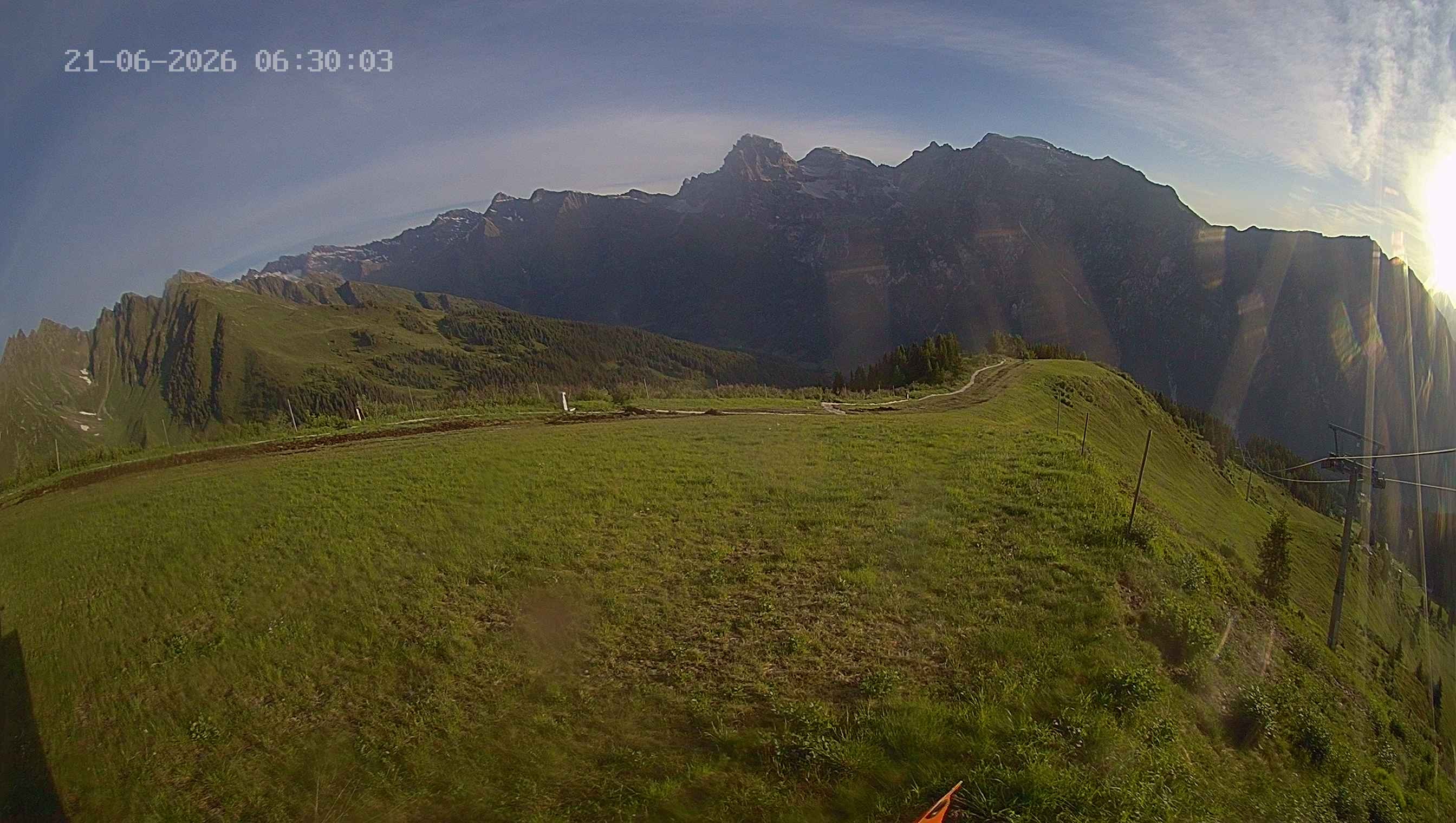 Archiv Foto Webcam Ladurns: Blick von der Bergstation Wastenegg