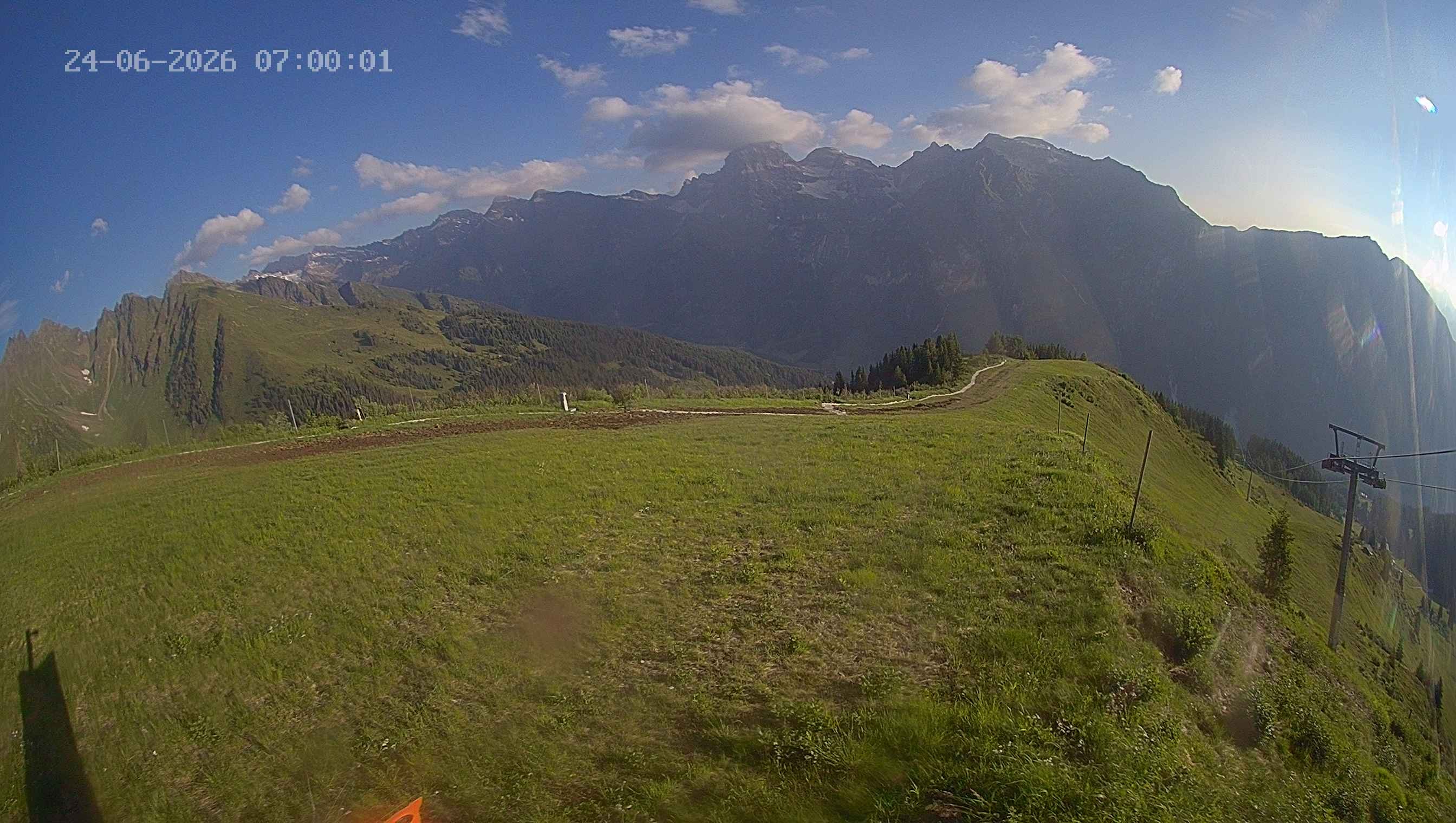 Archiv Foto Webcam Ladurns: Blick von der Bergstation Wastenegg