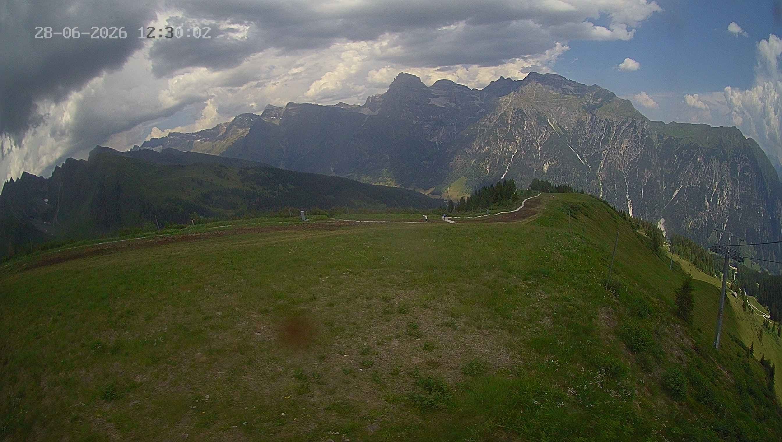 Archiv Foto Webcam Ladurns: Blick von der Bergstation Wastenegg