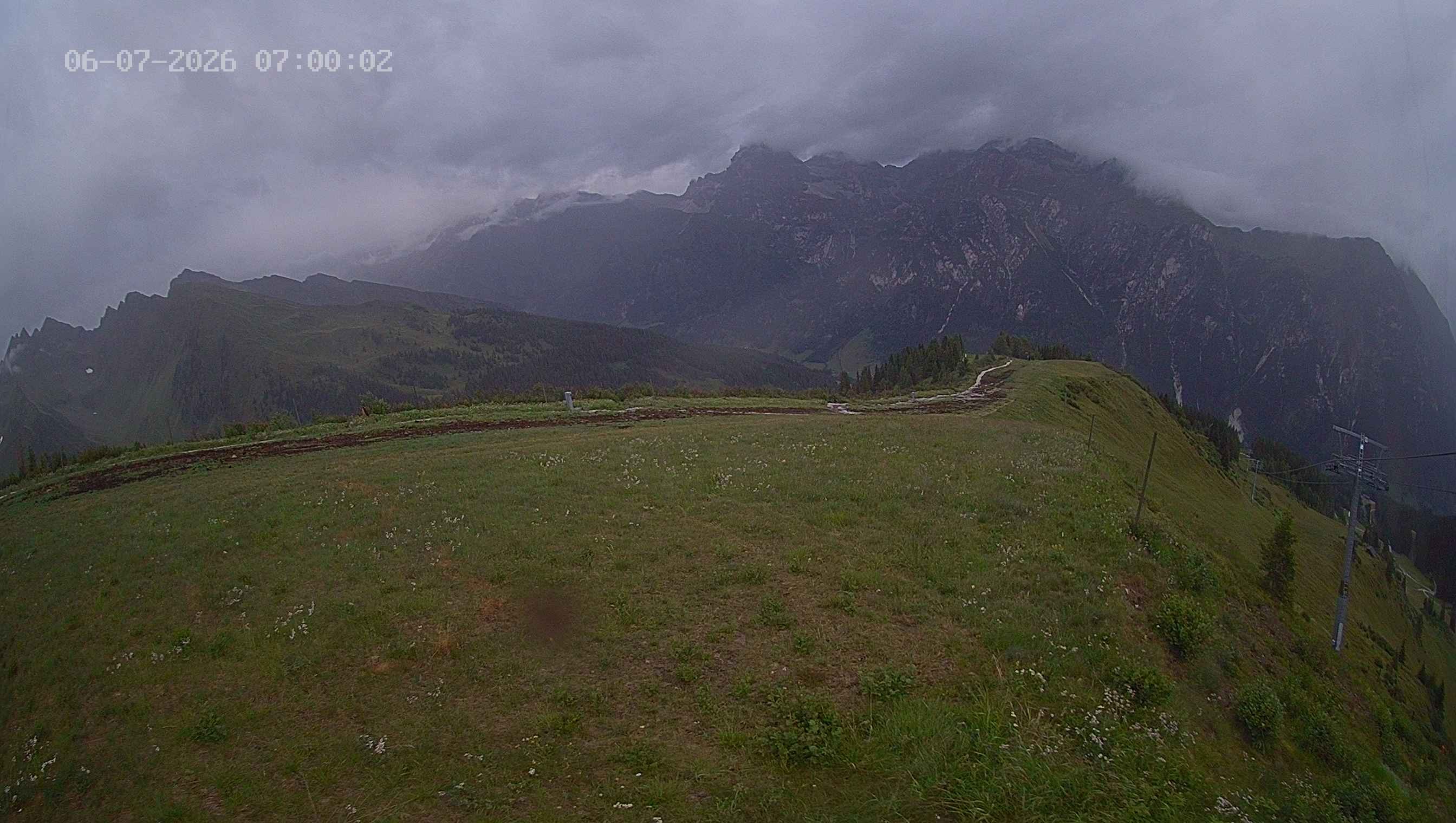 Archiv Foto Webcam Ladurns: Blick von der Bergstation Wastenegg