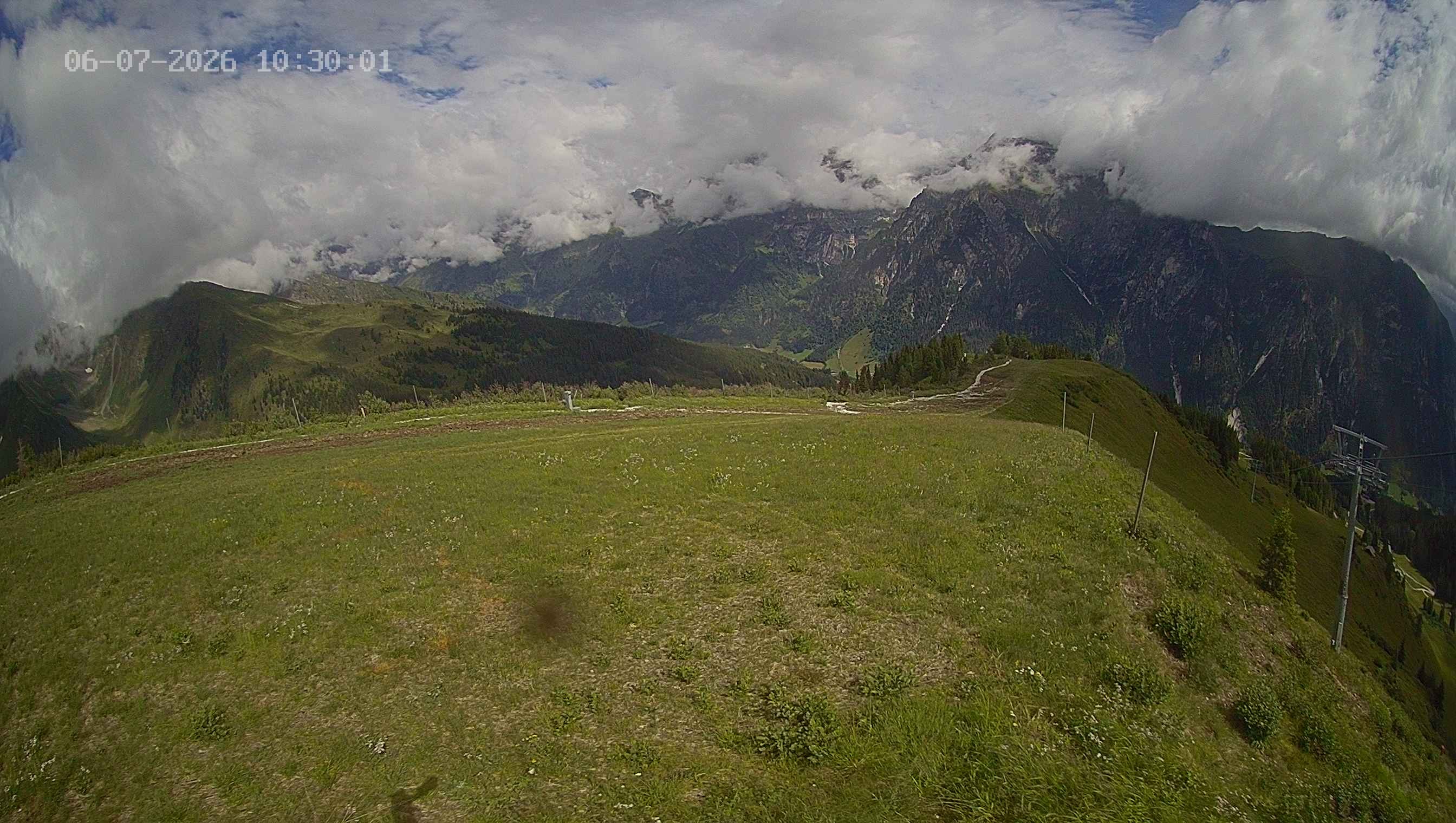 Archiv Foto Webcam Ladurns: Blick von der Bergstation Wastenegg