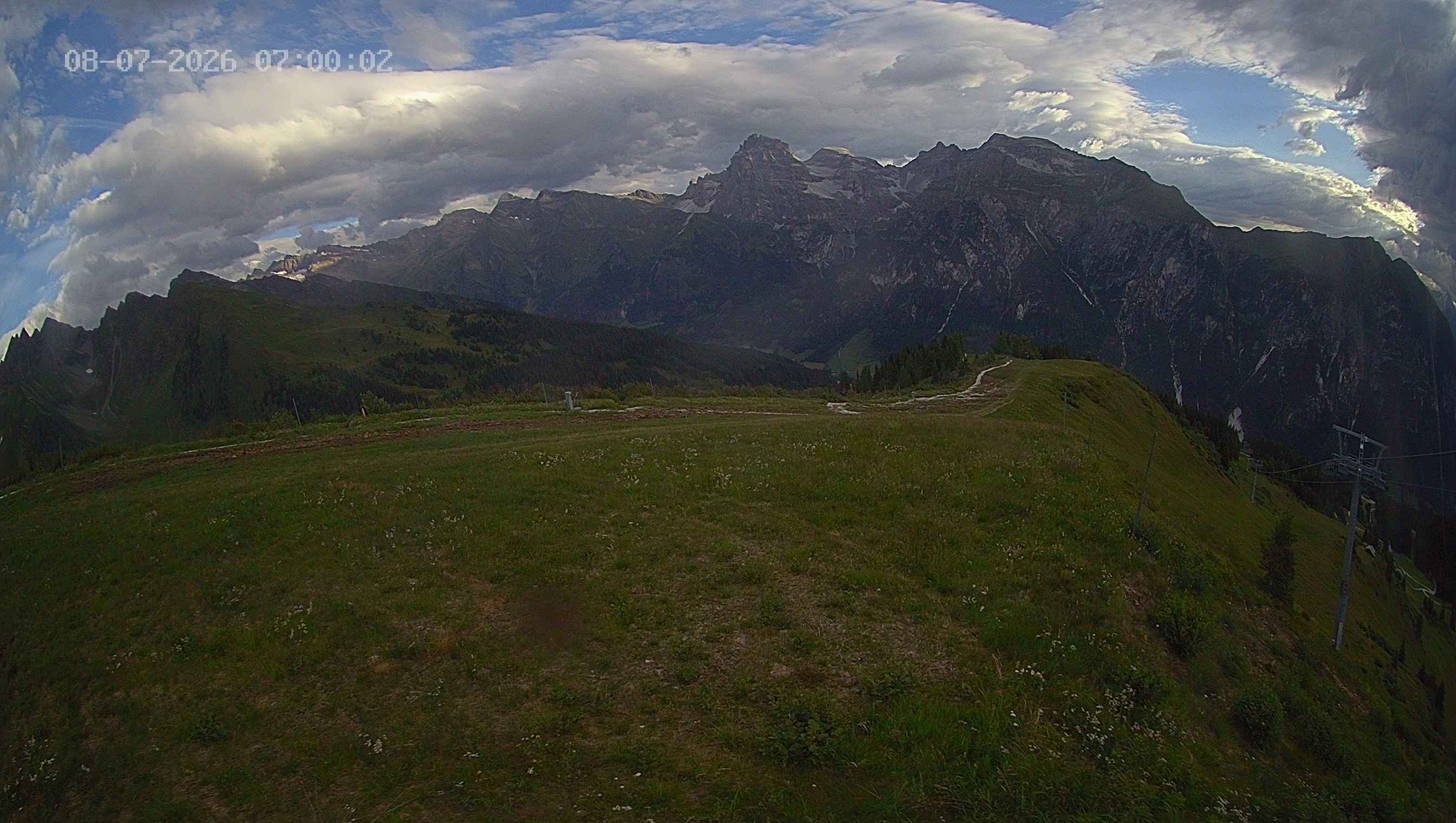 Archiv Foto Webcam Ladurns: Blick von der Bergstation Wastenegg