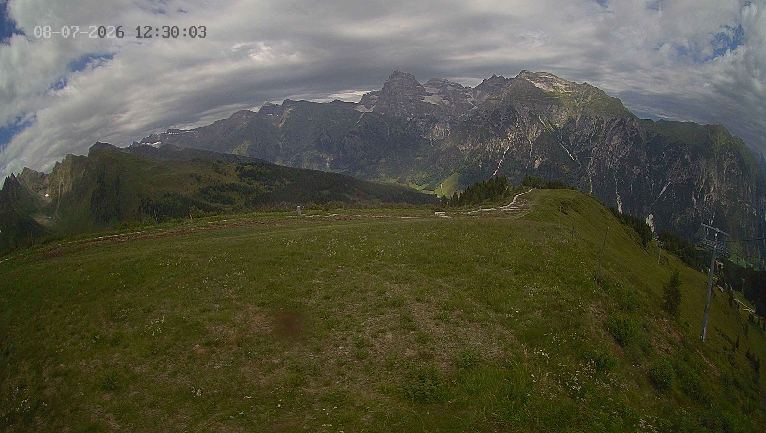 Archiv Foto Webcam Ladurns: Blick von der Bergstation Wastenegg