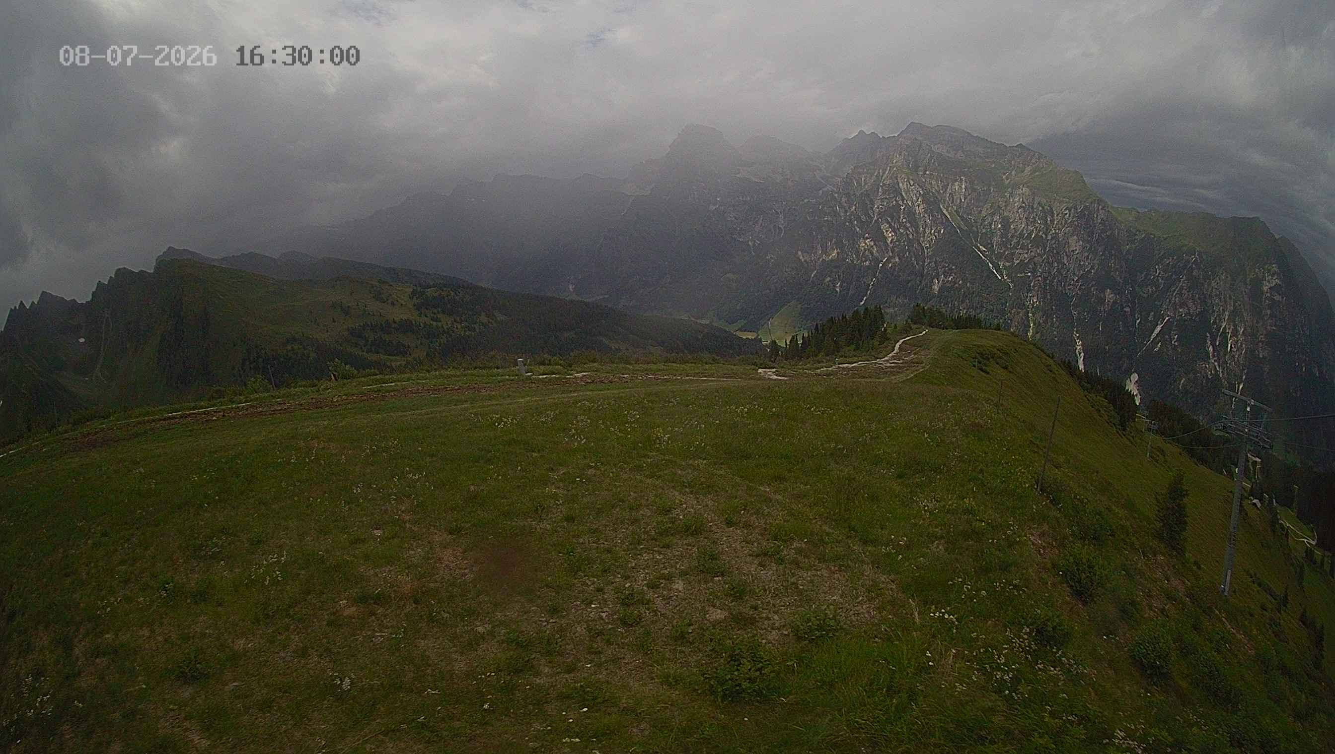 Archiv Foto Webcam Ladurns: Blick von der Bergstation Wastenegg