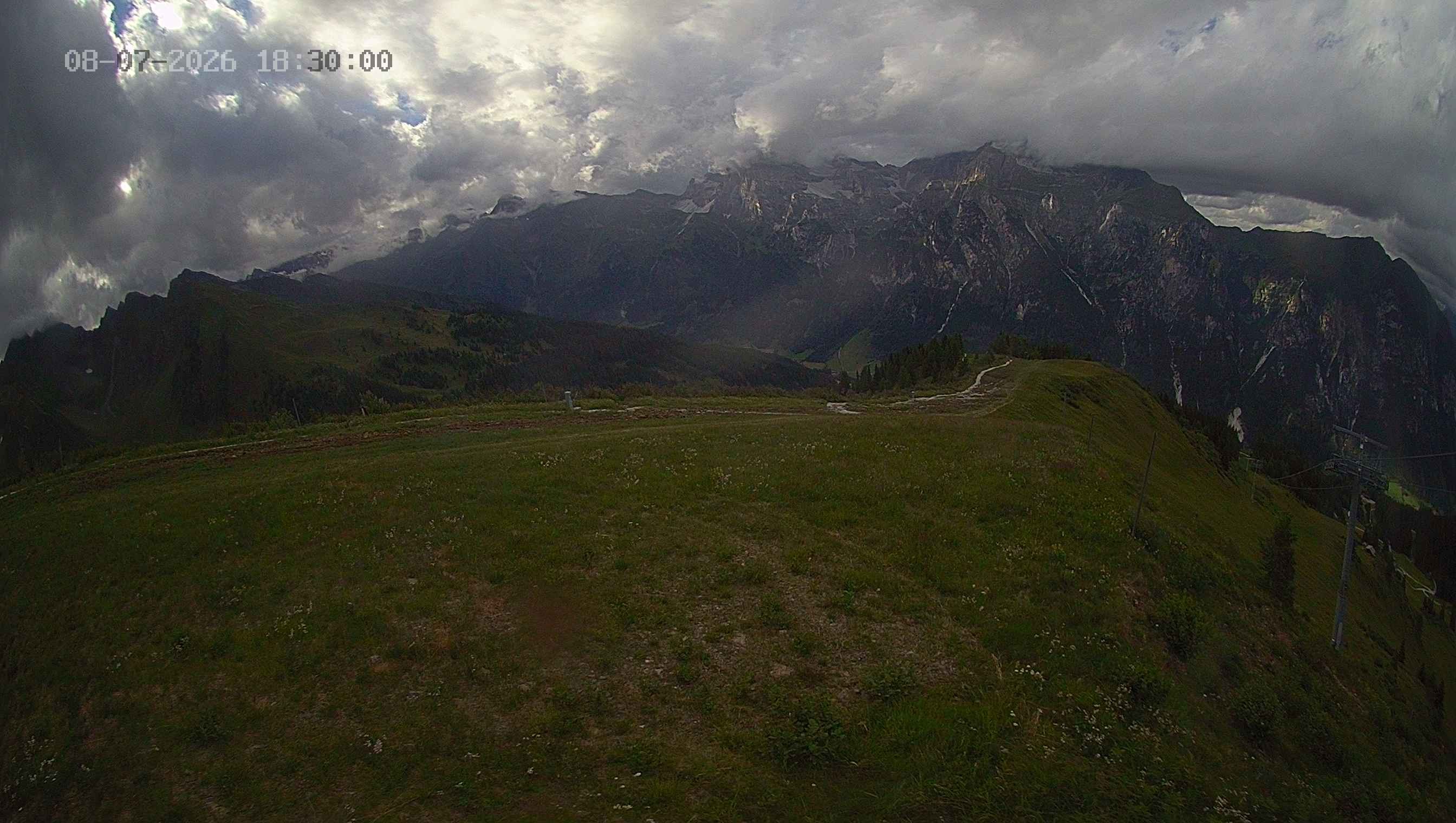 Archiv Foto Webcam Ladurns: Blick von der Bergstation Wastenegg