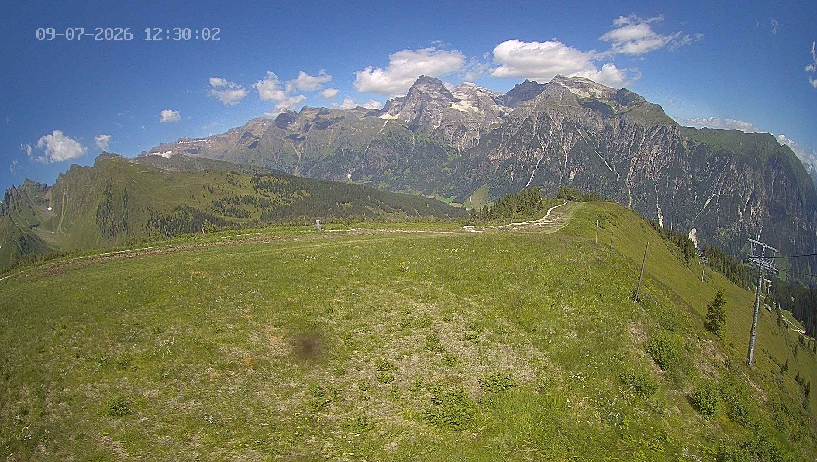 Archiv Foto Webcam Ladurns: Blick von der Bergstation Wastenegg