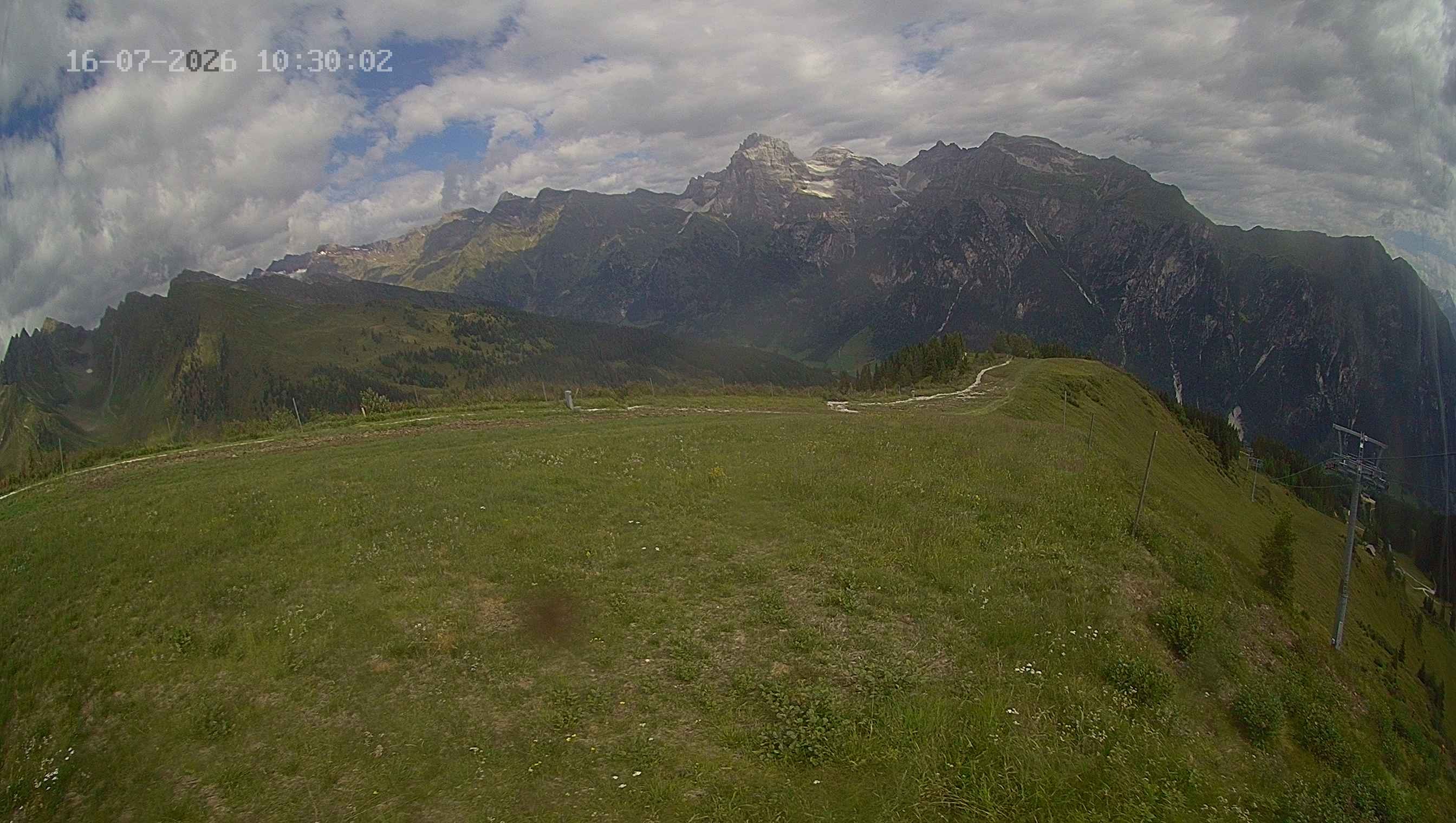 Archiv Foto Webcam Ladurns: Blick von der Bergstation Wastenegg
