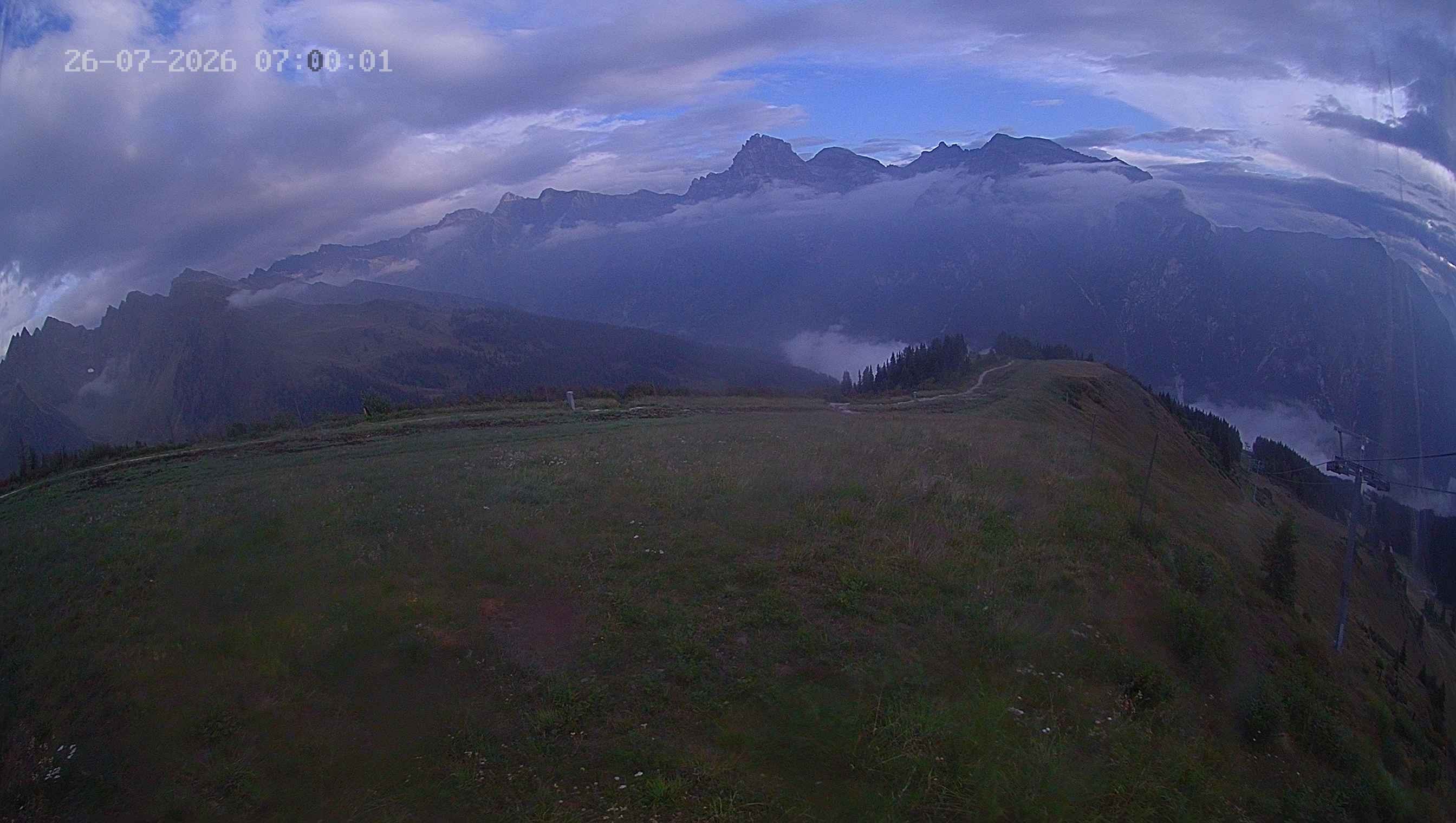 Archiv Foto Webcam Ladurns: Blick von der Bergstation Wastenegg