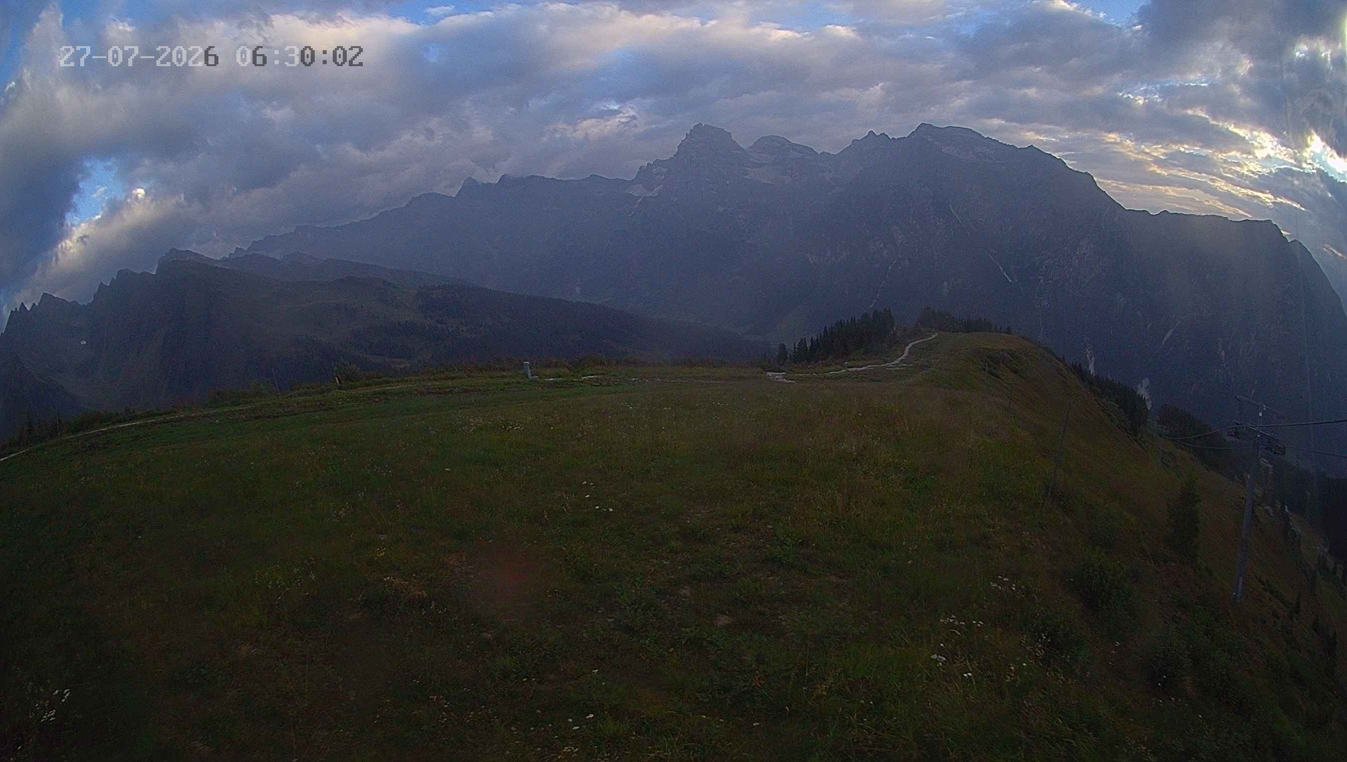 Archiv Foto Webcam Ladurns: Blick von der Bergstation Wastenegg