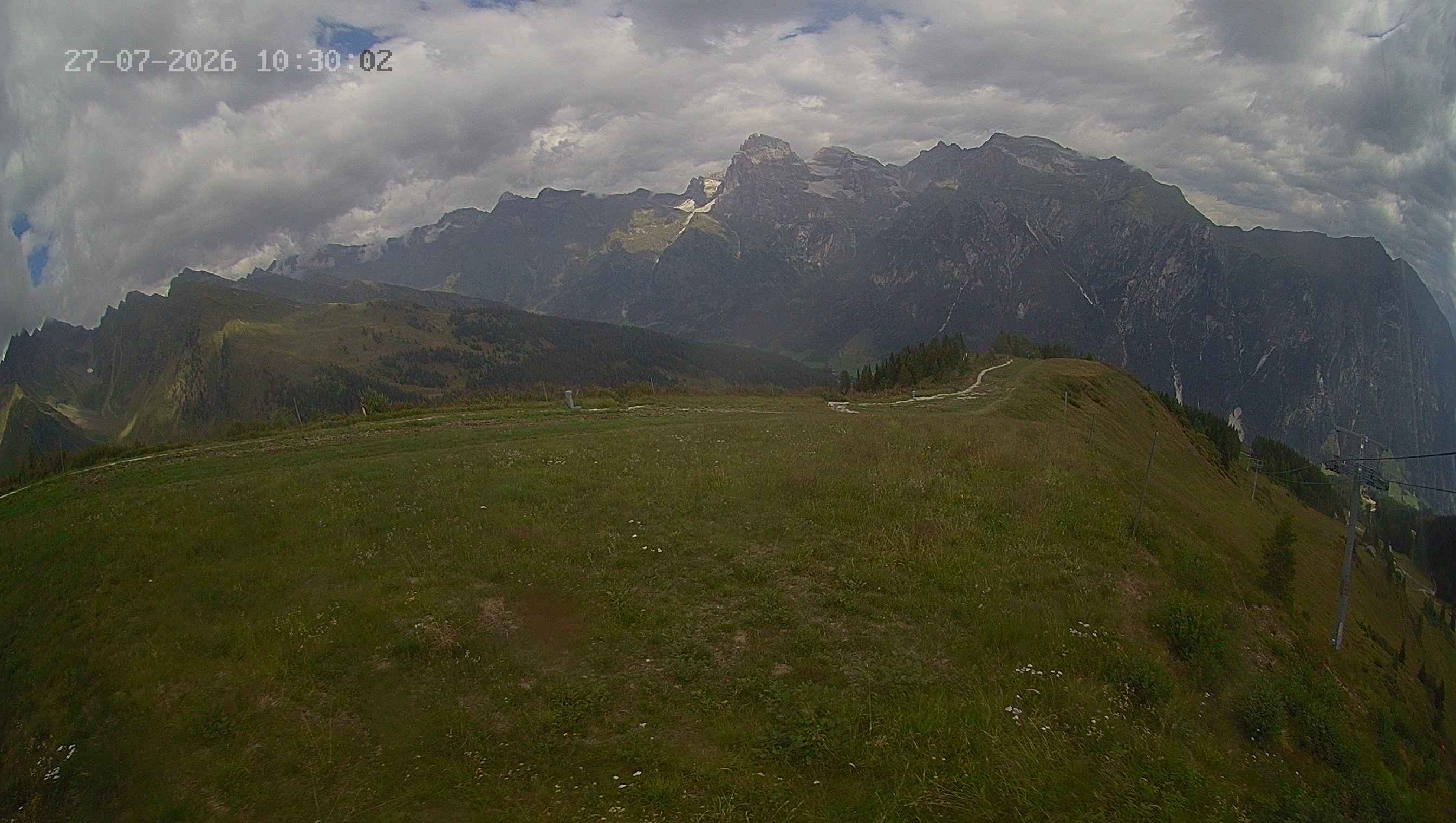 Archiv Foto Webcam Ladurns: Blick von der Bergstation Wastenegg