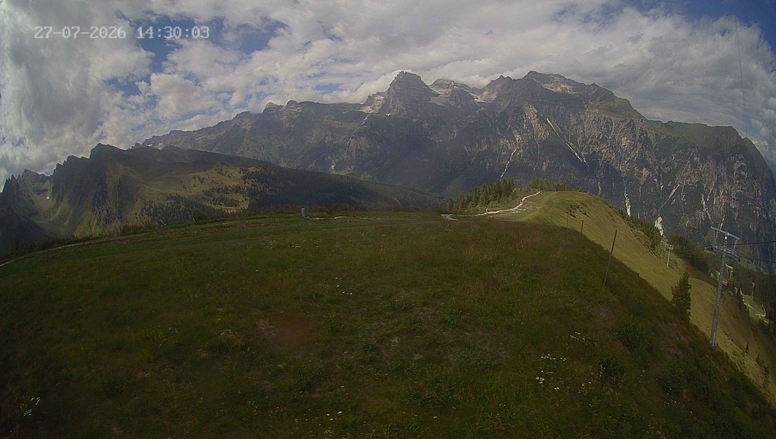 Archiv Foto Webcam Ladurns: Blick von der Bergstation Wastenegg