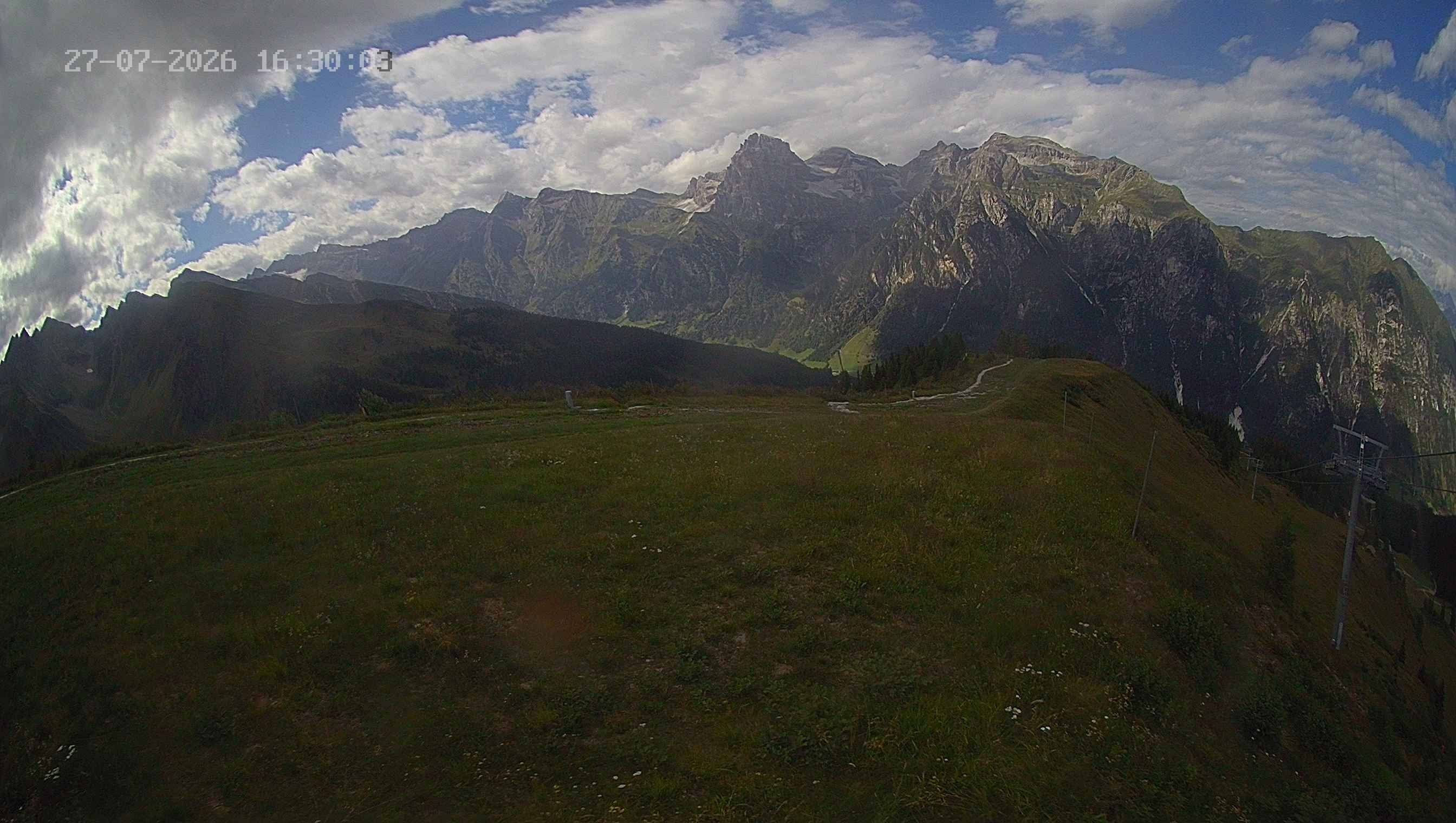 Archiv Foto Webcam Ladurns: Blick von der Bergstation Wastenegg