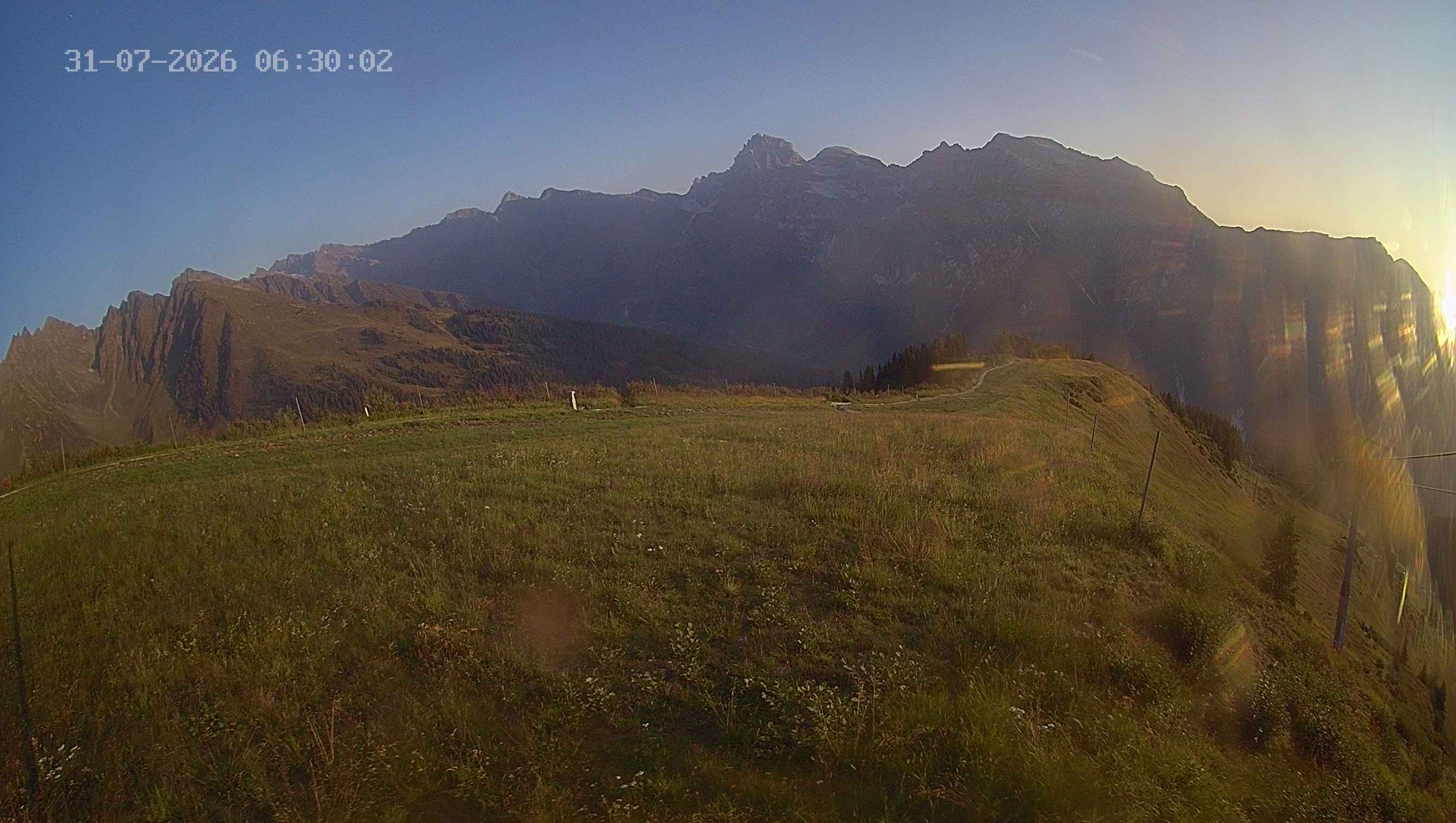 Archiv Foto Webcam Ladurns: Blick von der Bergstation Wastenegg