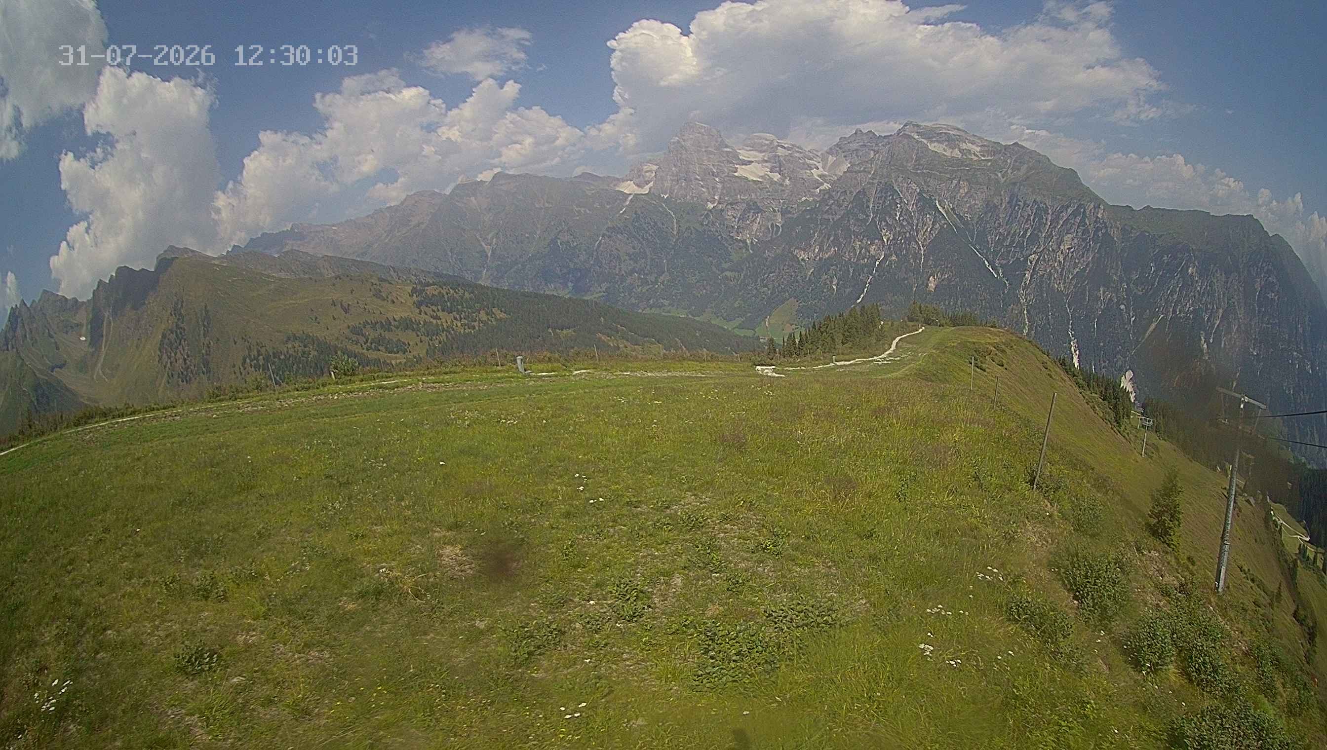 Archiv Foto Webcam Ladurns: Blick von der Bergstation Wastenegg