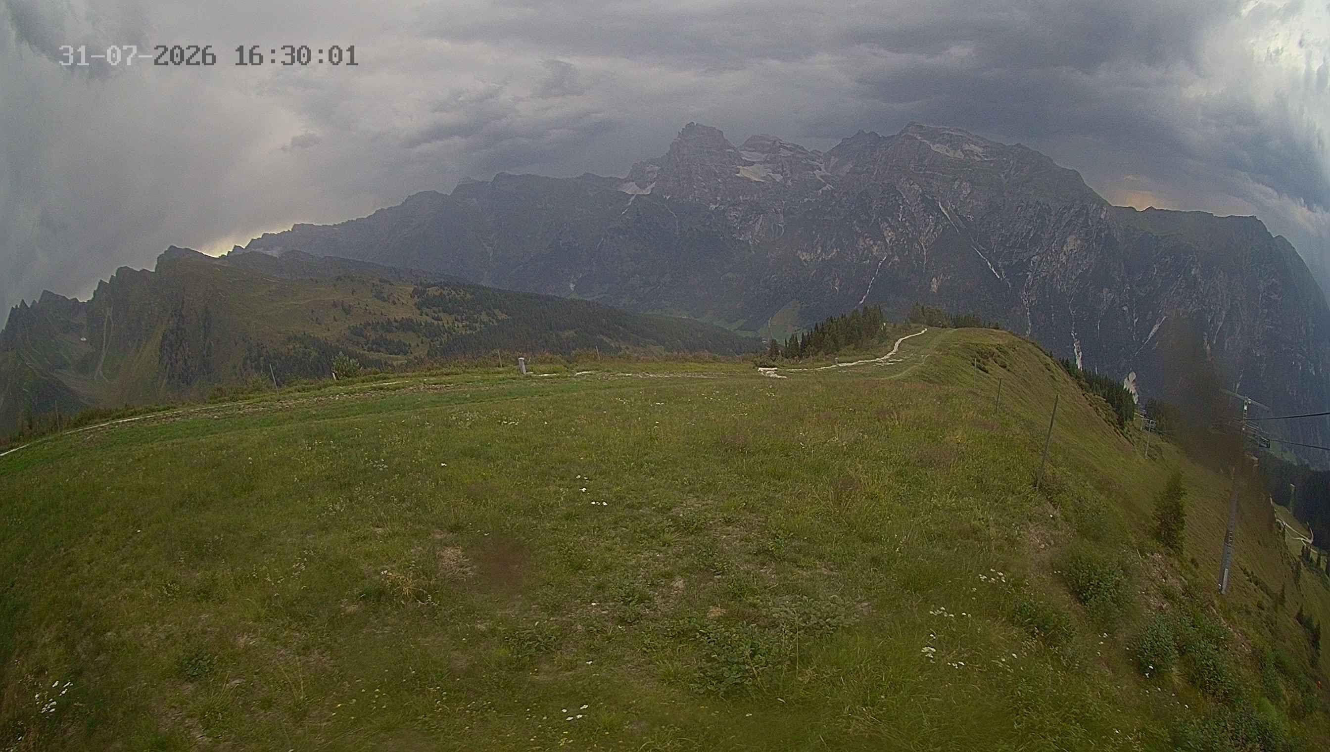 Archiv Foto Webcam Ladurns: Blick von der Bergstation Wastenegg