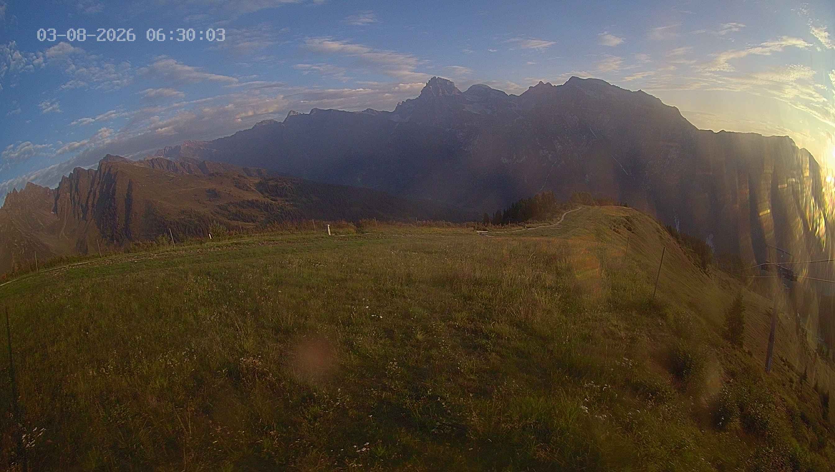 Archiv Foto Webcam Ladurns: Blick von der Bergstation Wastenegg