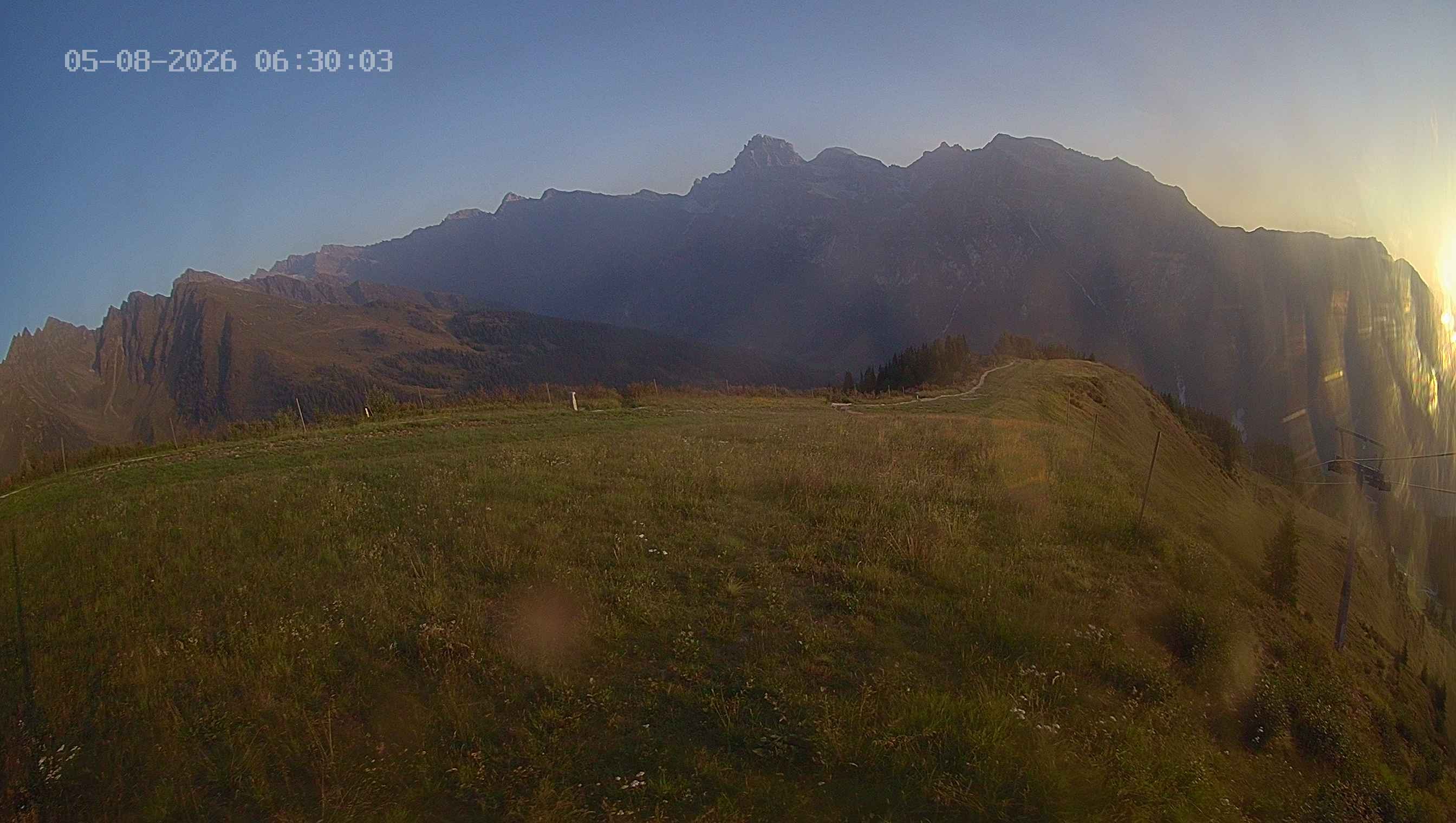 Archiv Foto Webcam Ladurns: Blick von der Bergstation Wastenegg