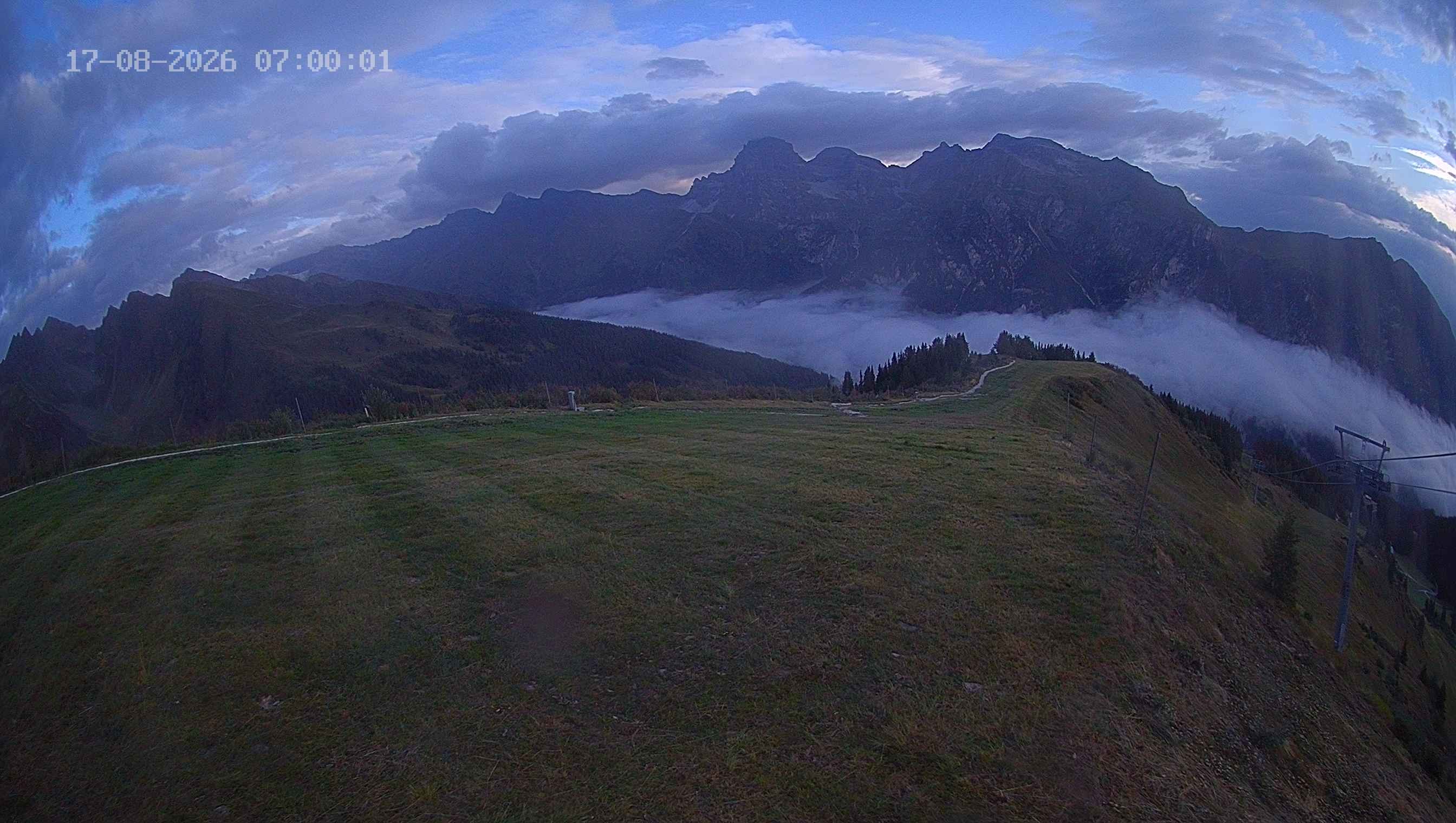 Archiv Foto Webcam Ladurns: Blick von der Bergstation Wastenegg