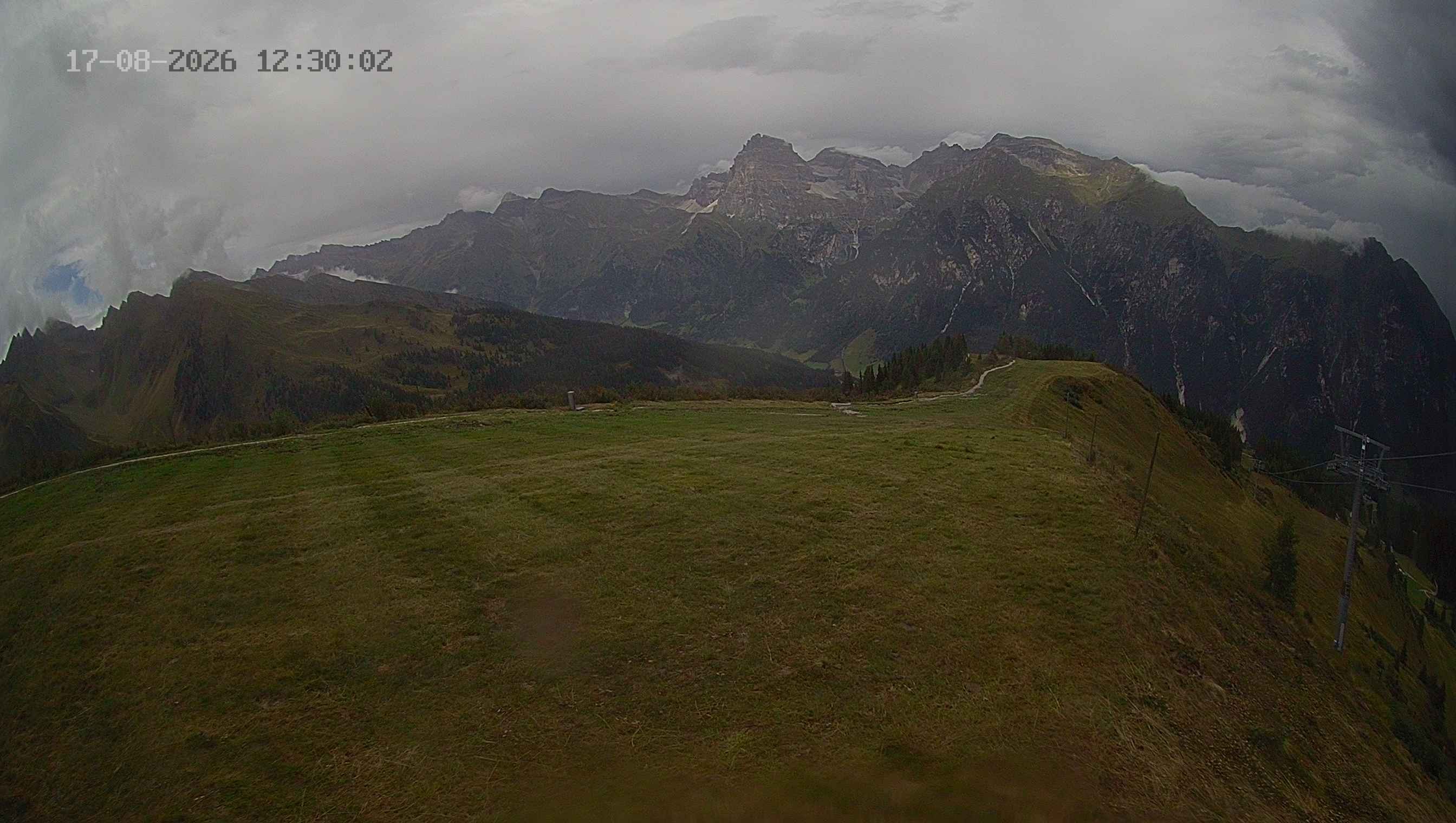 Archiv Foto Webcam Ladurns: Blick von der Bergstation Wastenegg