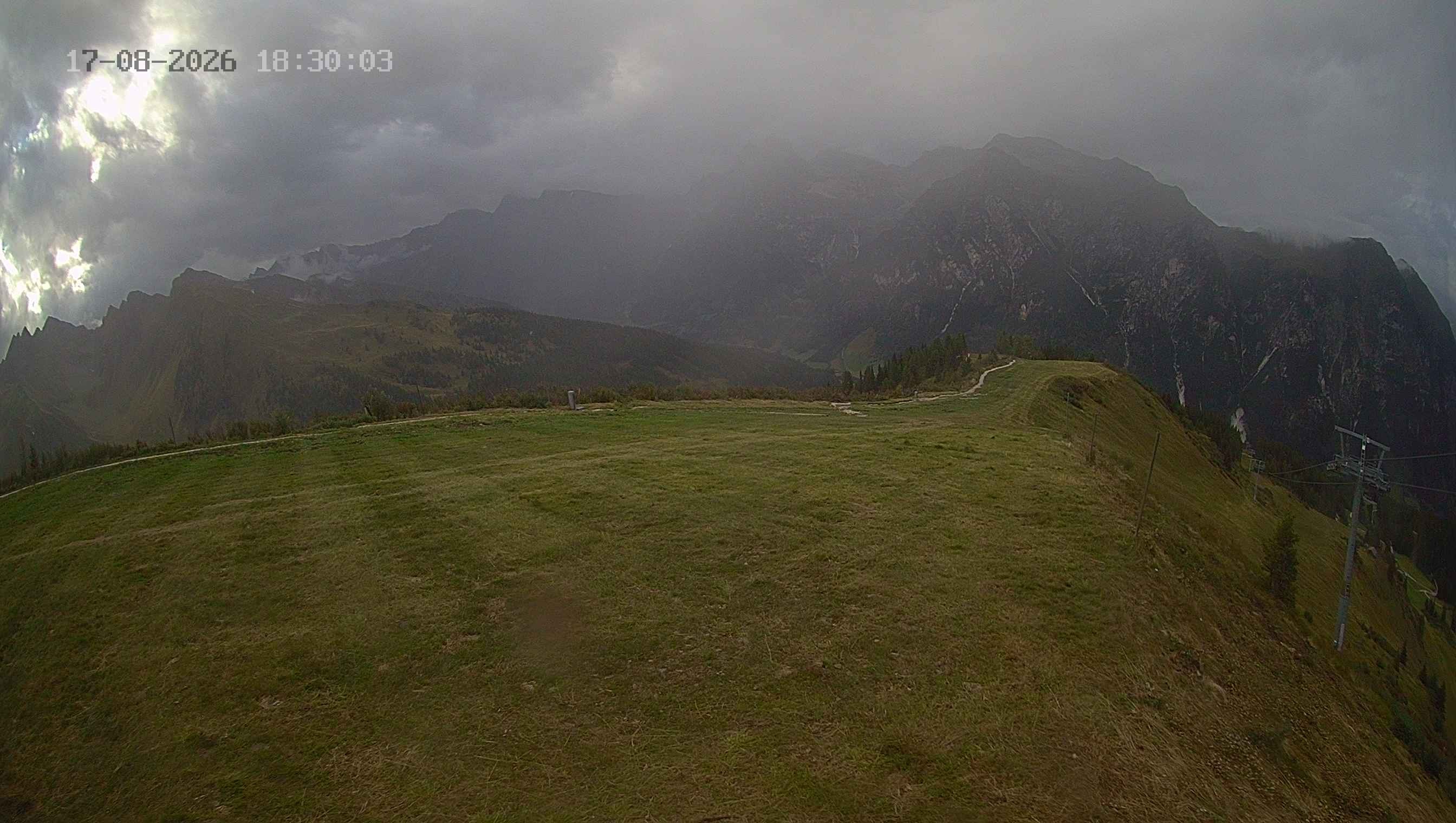 Archiv Foto Webcam Ladurns: Blick von der Bergstation Wastenegg