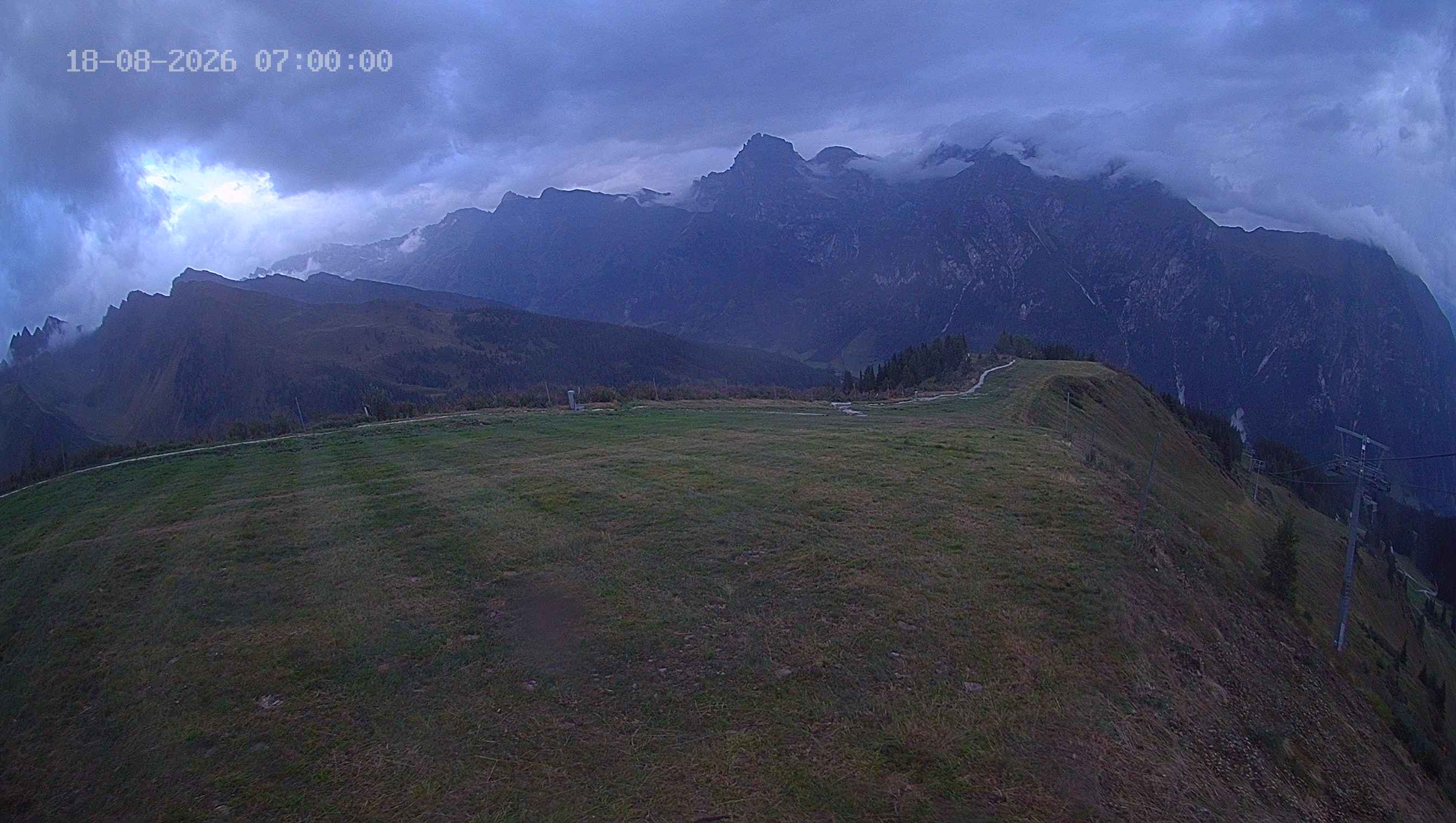 Archiv Foto Webcam Ladurns: Blick von der Bergstation Wastenegg