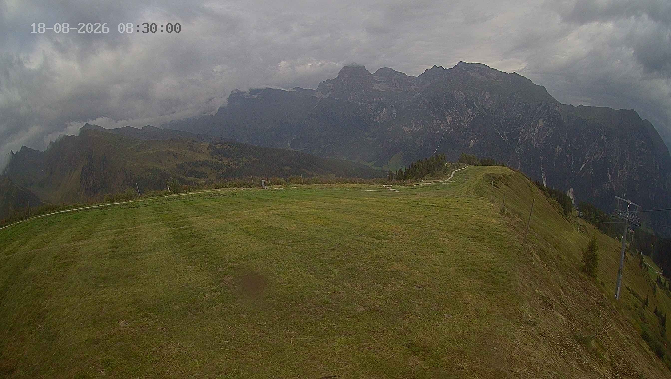 Archiv Foto Webcam Ladurns: Blick von der Bergstation Wastenegg