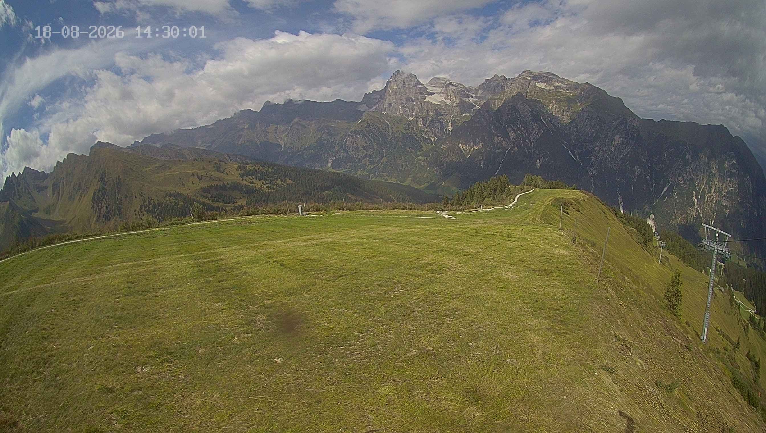 Archiv Foto Webcam Ladurns: Blick von der Bergstation Wastenegg