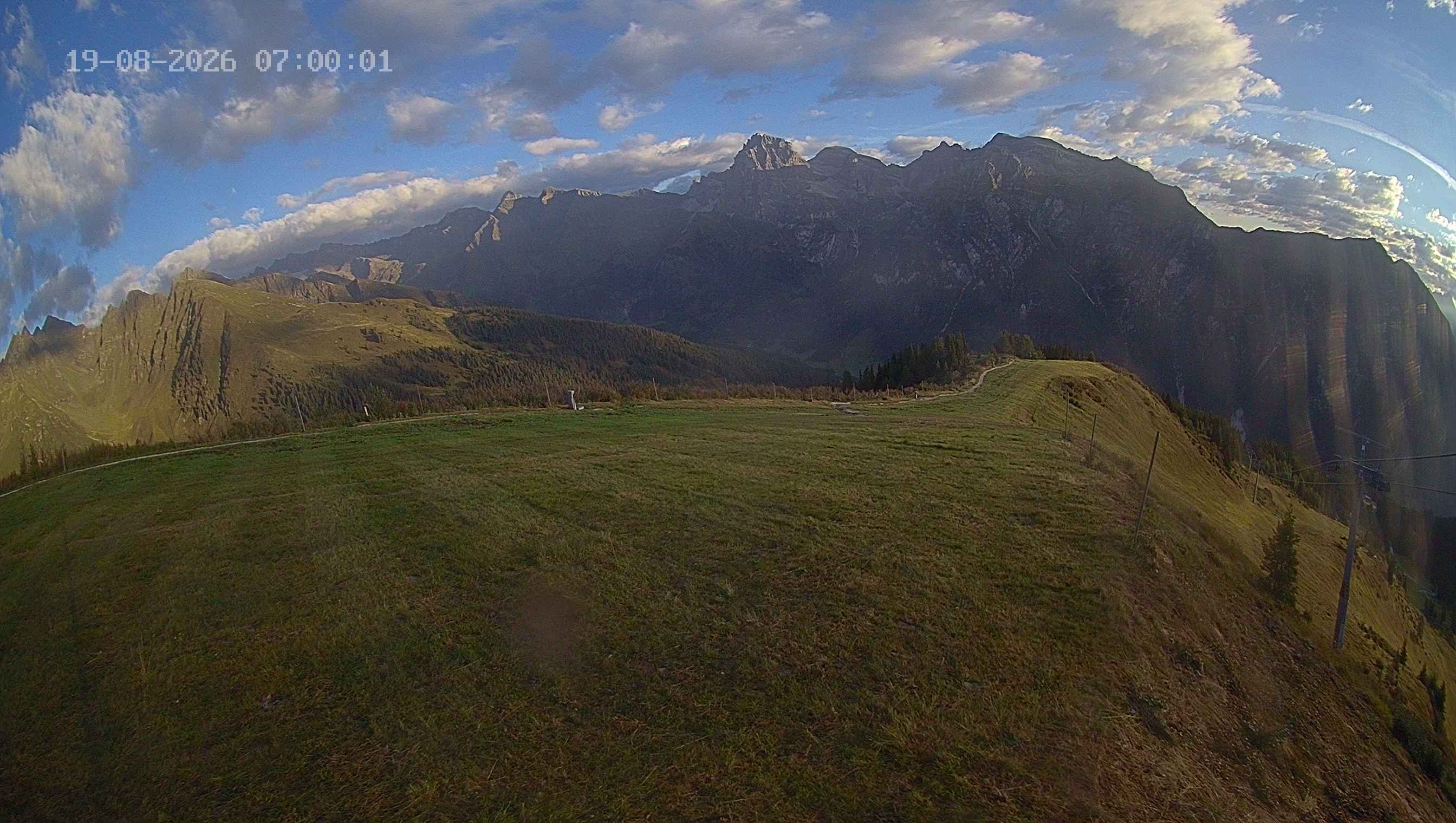 Archiv Foto Webcam Ladurns: Blick von der Bergstation Wastenegg