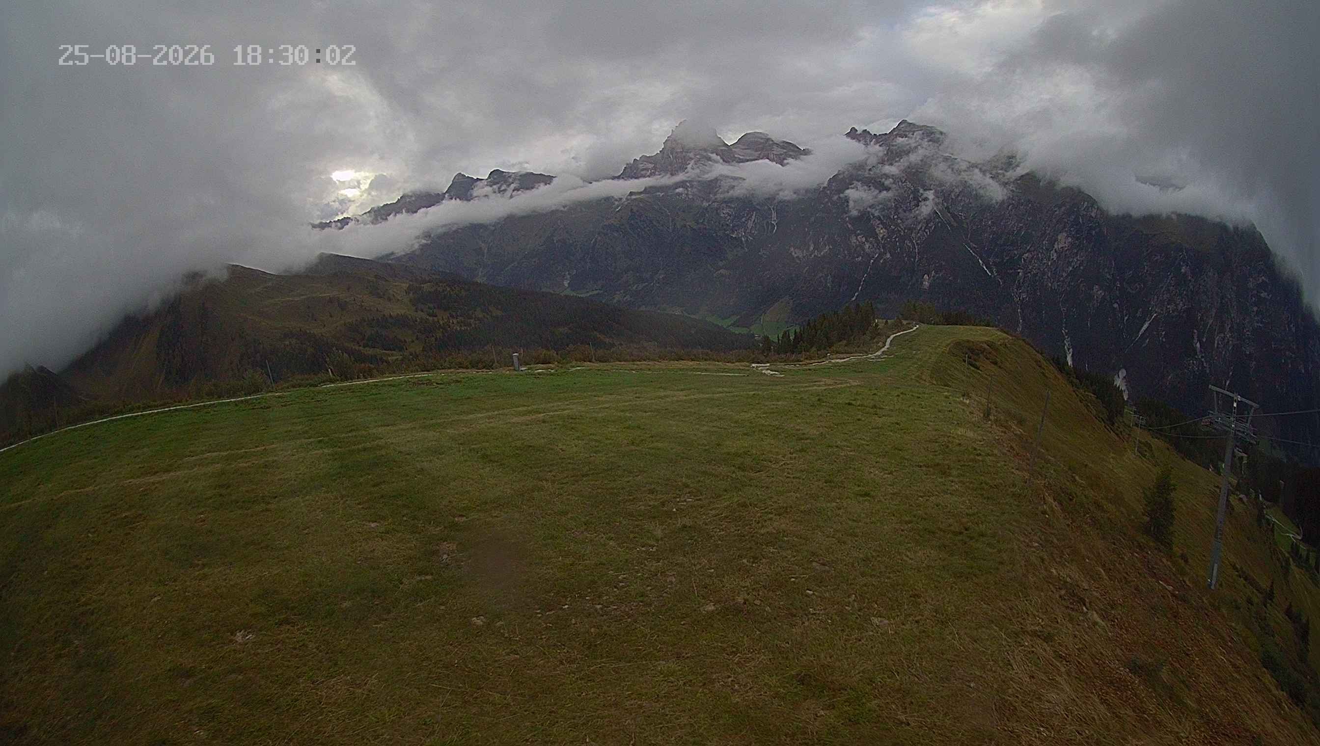 Archiv Foto Webcam Ladurns: Blick von der Bergstation Wastenegg