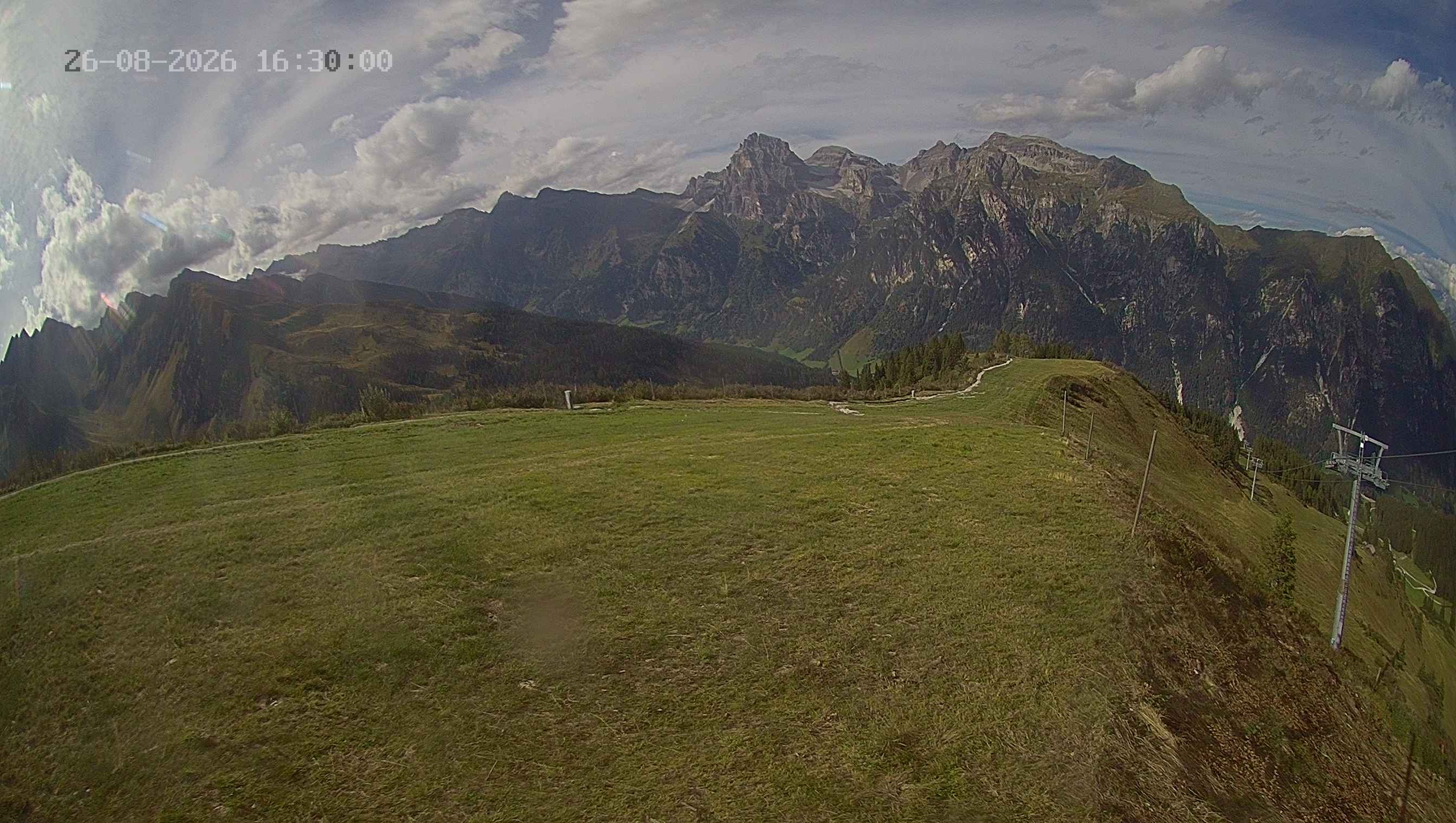 Archiv Foto Webcam Ladurns: Blick von der Bergstation Wastenegg