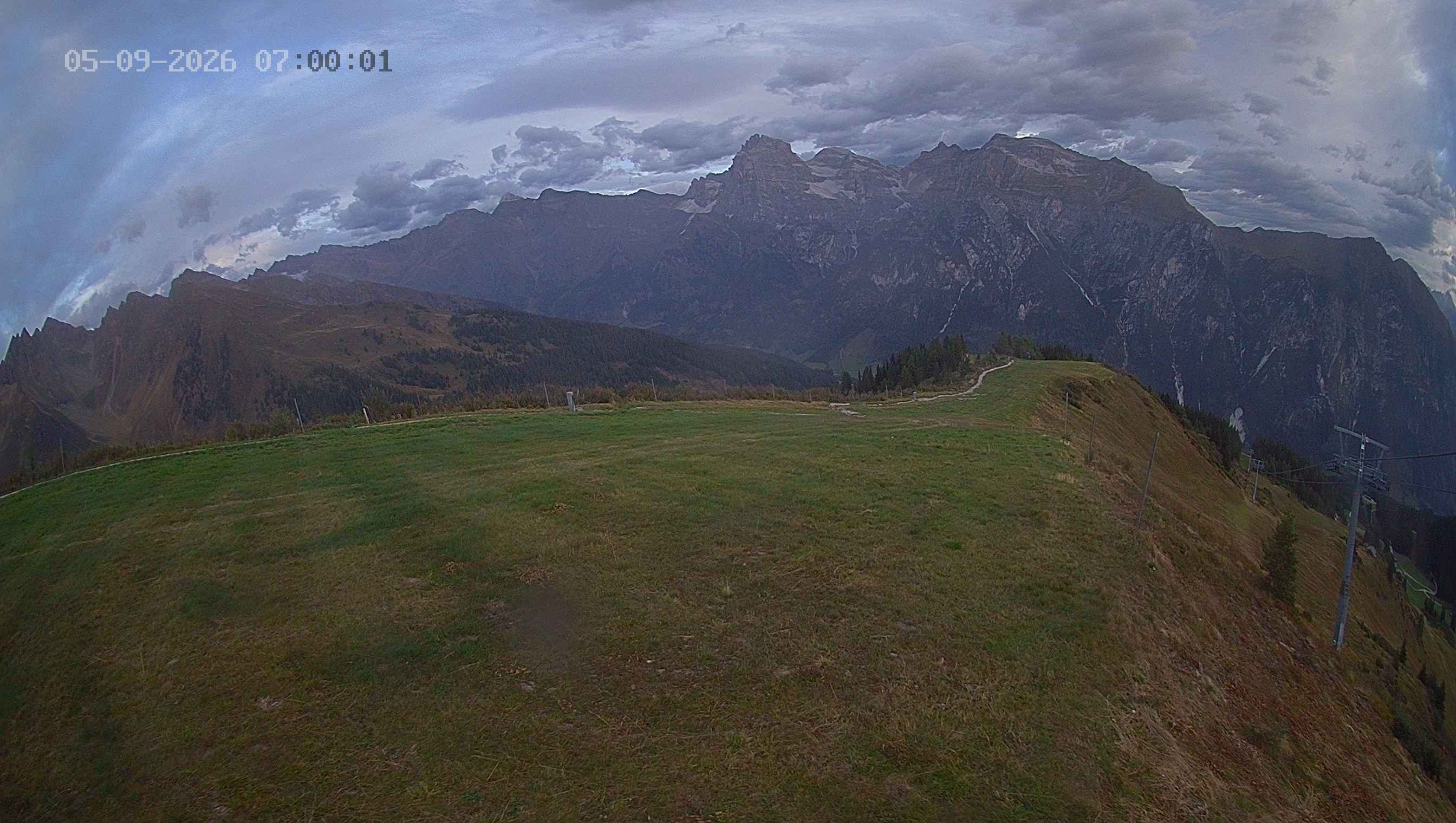 Archiv Foto Webcam Ladurns: Blick von der Bergstation Wastenegg