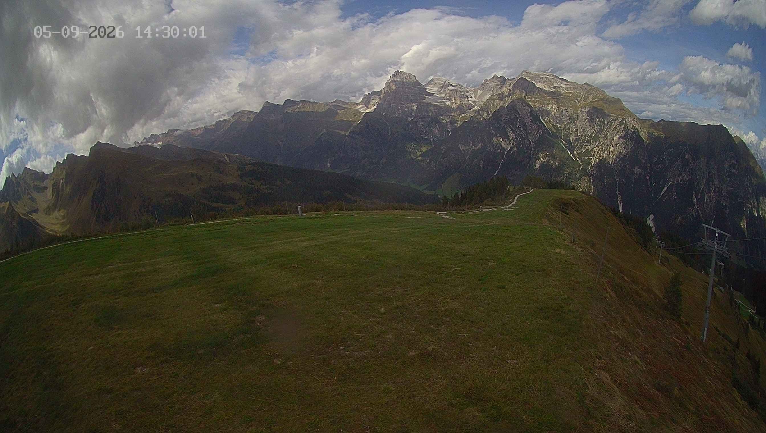 Archiv Foto Webcam Ladurns: Blick von der Bergstation Wastenegg